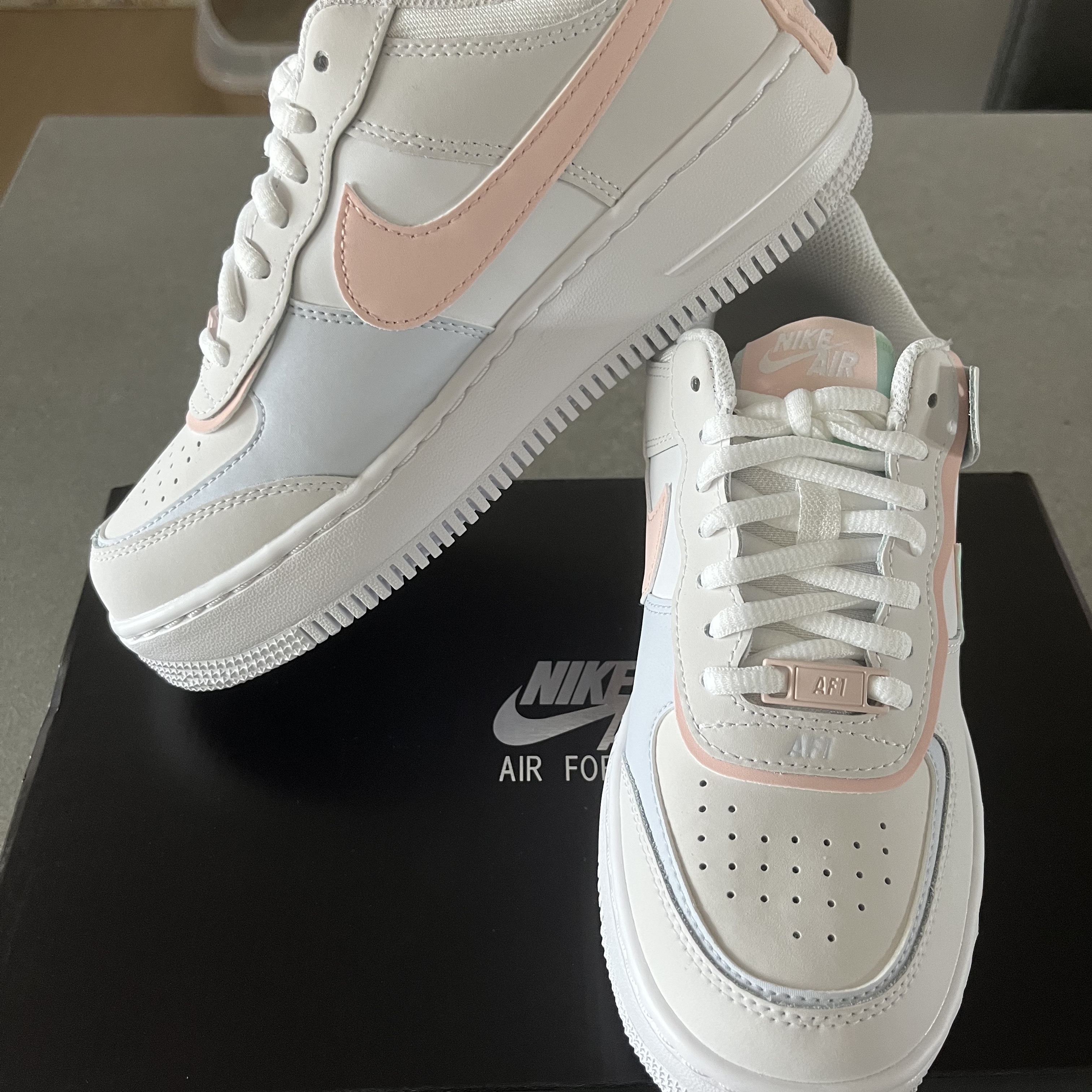 (W) Nike Air Force 1 Shadow White Atmosphere Mint 착용 스타일 - 3