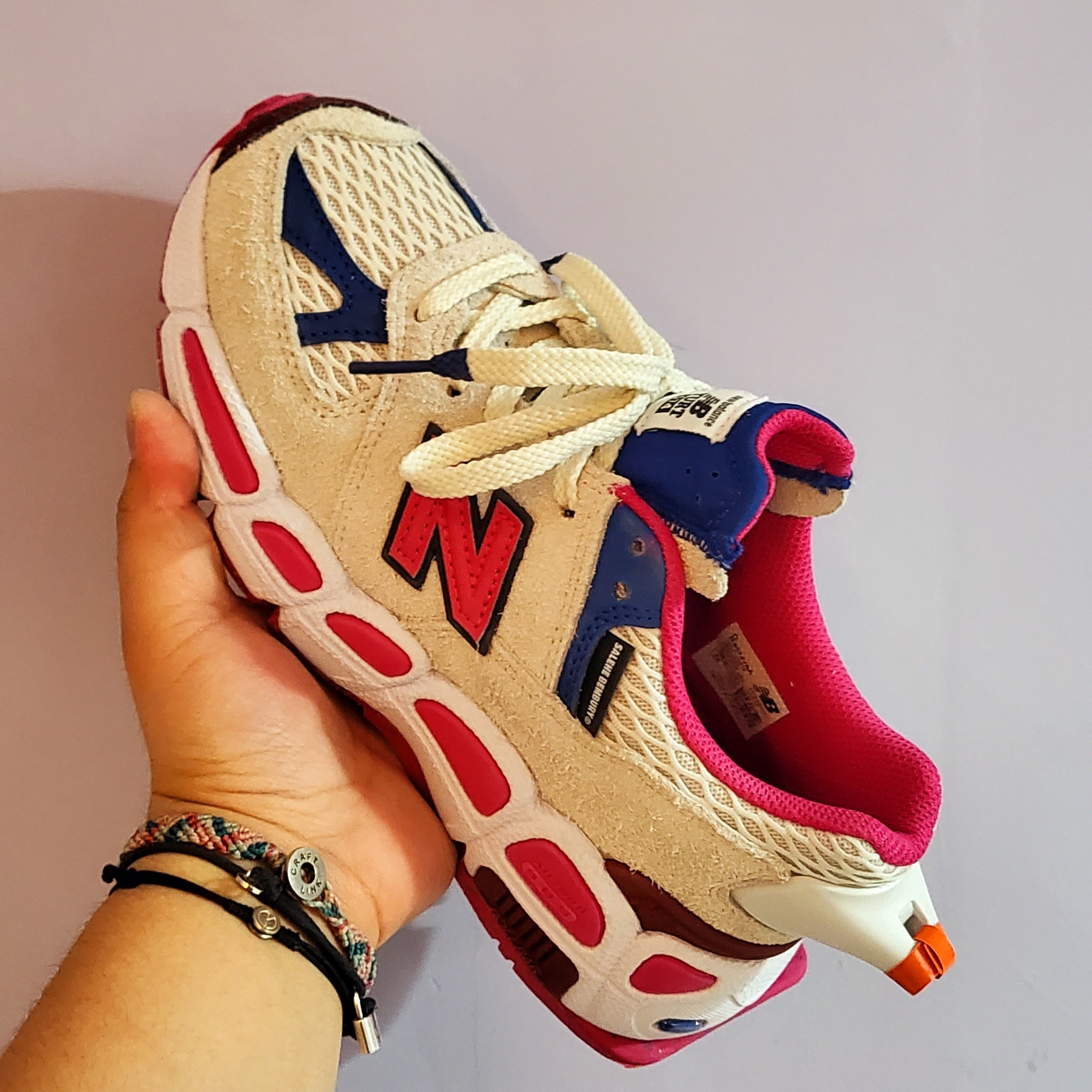 New Balance x Salehe Bembury 574 Yurt Pink Blue 착용 스타일 - 3