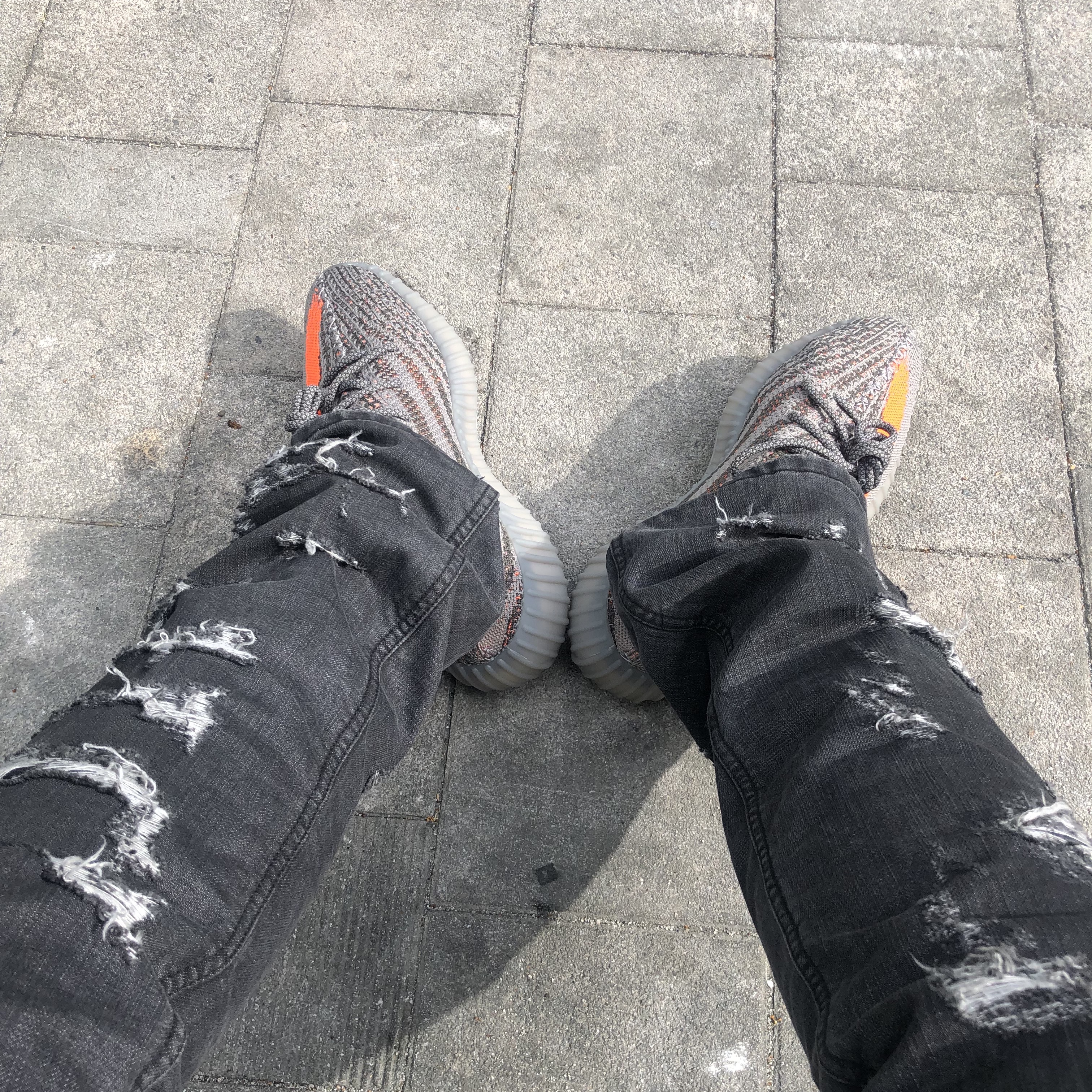 Adidas Yeezy Boost 350 V2 Beluga - Reflective 착용 스타일