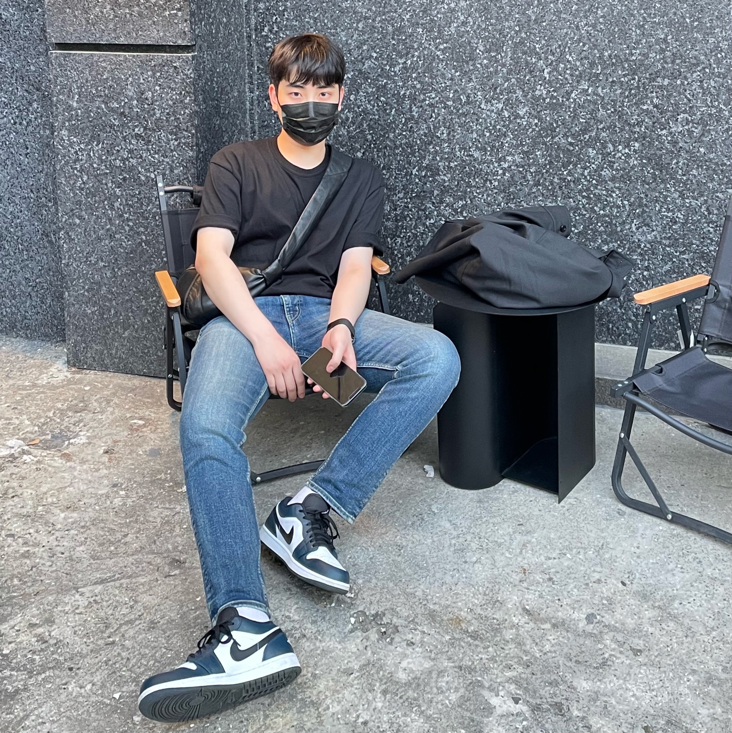 Lemaire Small Croissant Bag Soft Nappa Leather Black, Jordan 1 Low Dark Teal 착용 스타일