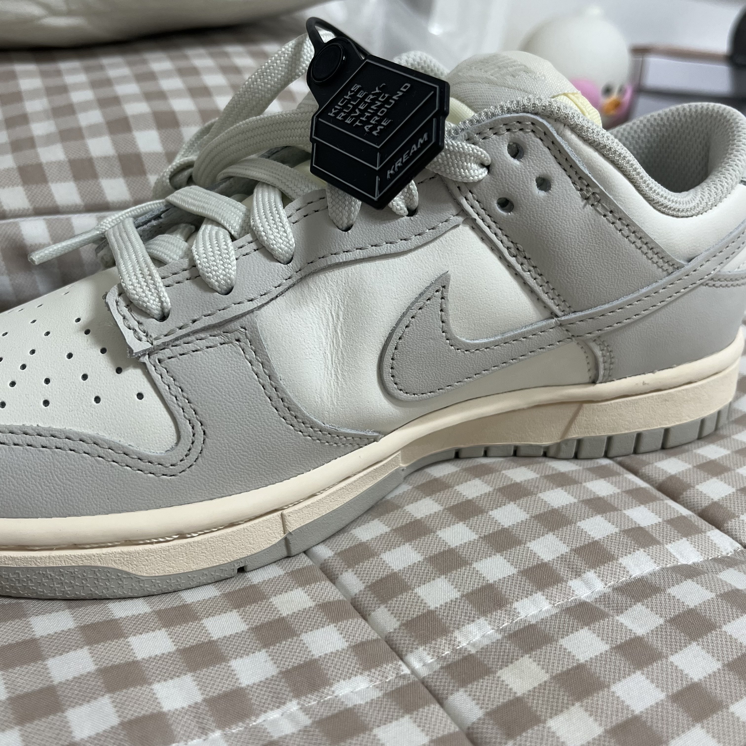(W) Nike Dunk Low Light Bone 착용 스타일 - 4