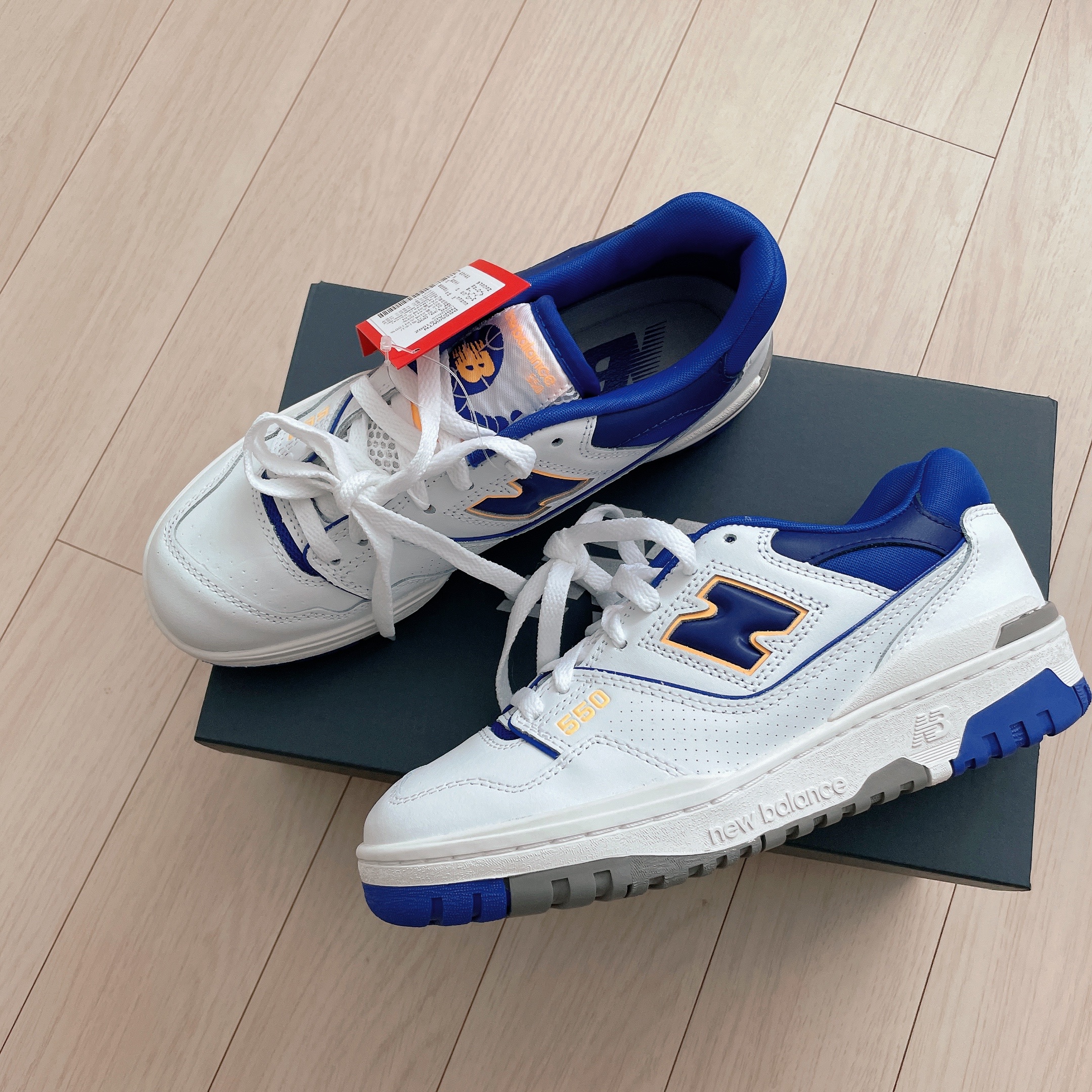 New Balance 550 White Infinity Blue - 2E Wide 착용 스타일 - 1
