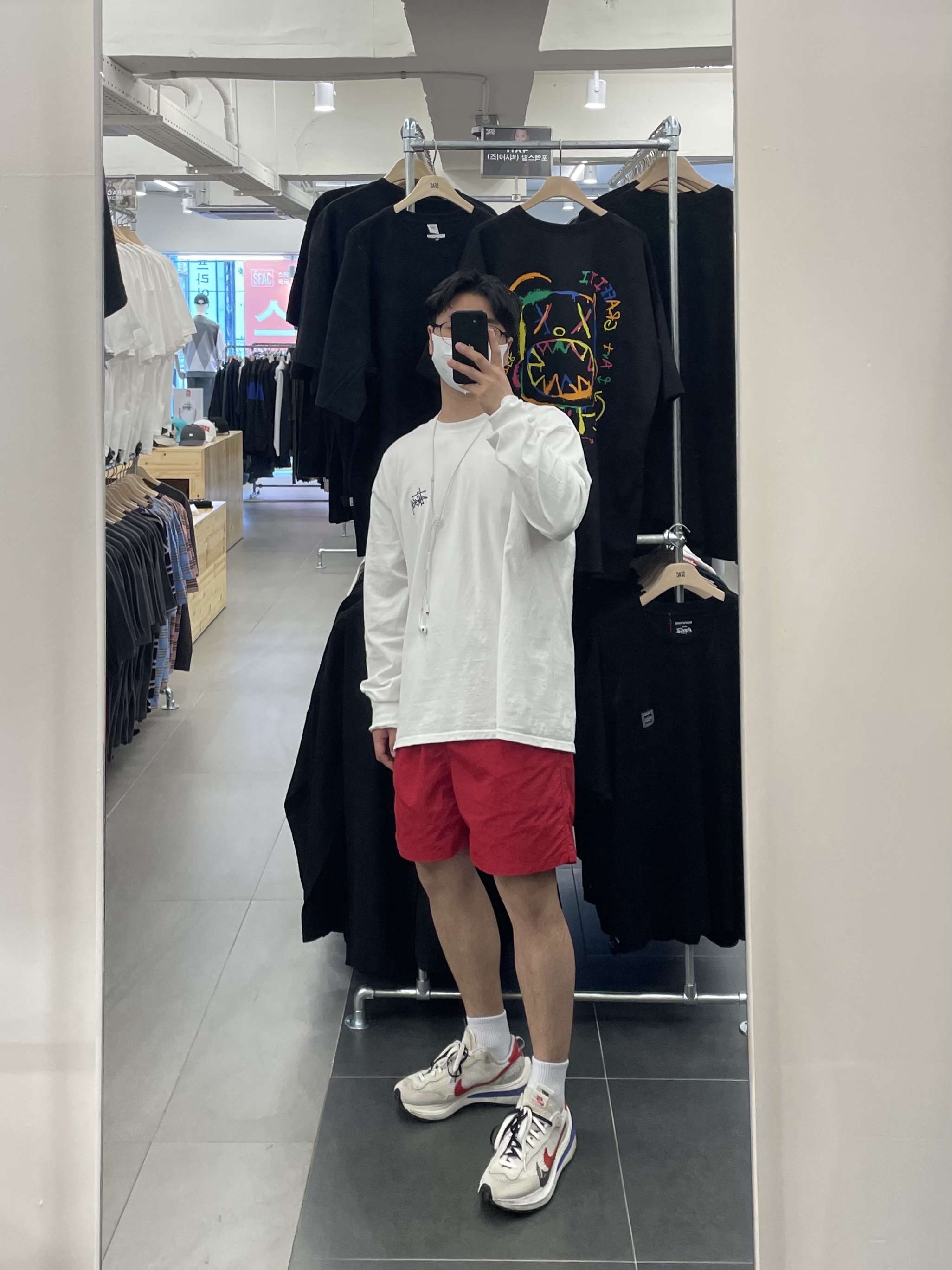 Nike x Sacai VaporWaffle Royal Fuchsia, Stussy Basic Stussy LS T-Shirt White 2021 착용 스타일