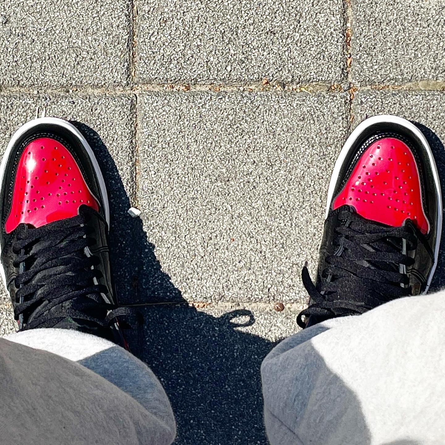 Jordan 1 Retro High OG Patent Bred 착용 스타일 - 1