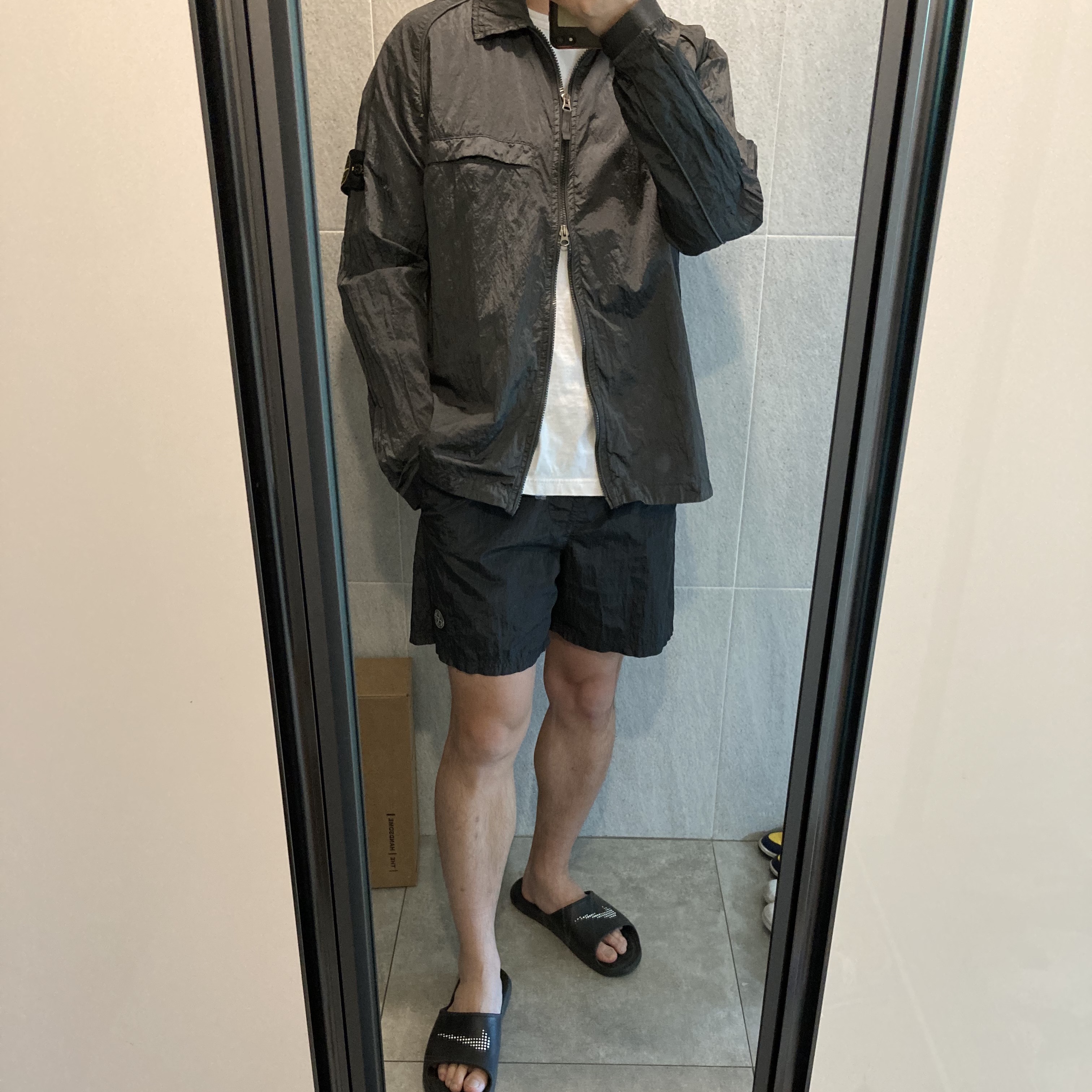 Stone Island 12321 Nylon Metal Garment Dyed Packable Overshirt Dark Grey - 22SS, Stone Island B0943 Nylon Metal Swimming Trunk Dark Grey - 21SS 착용 스타일 - 3
