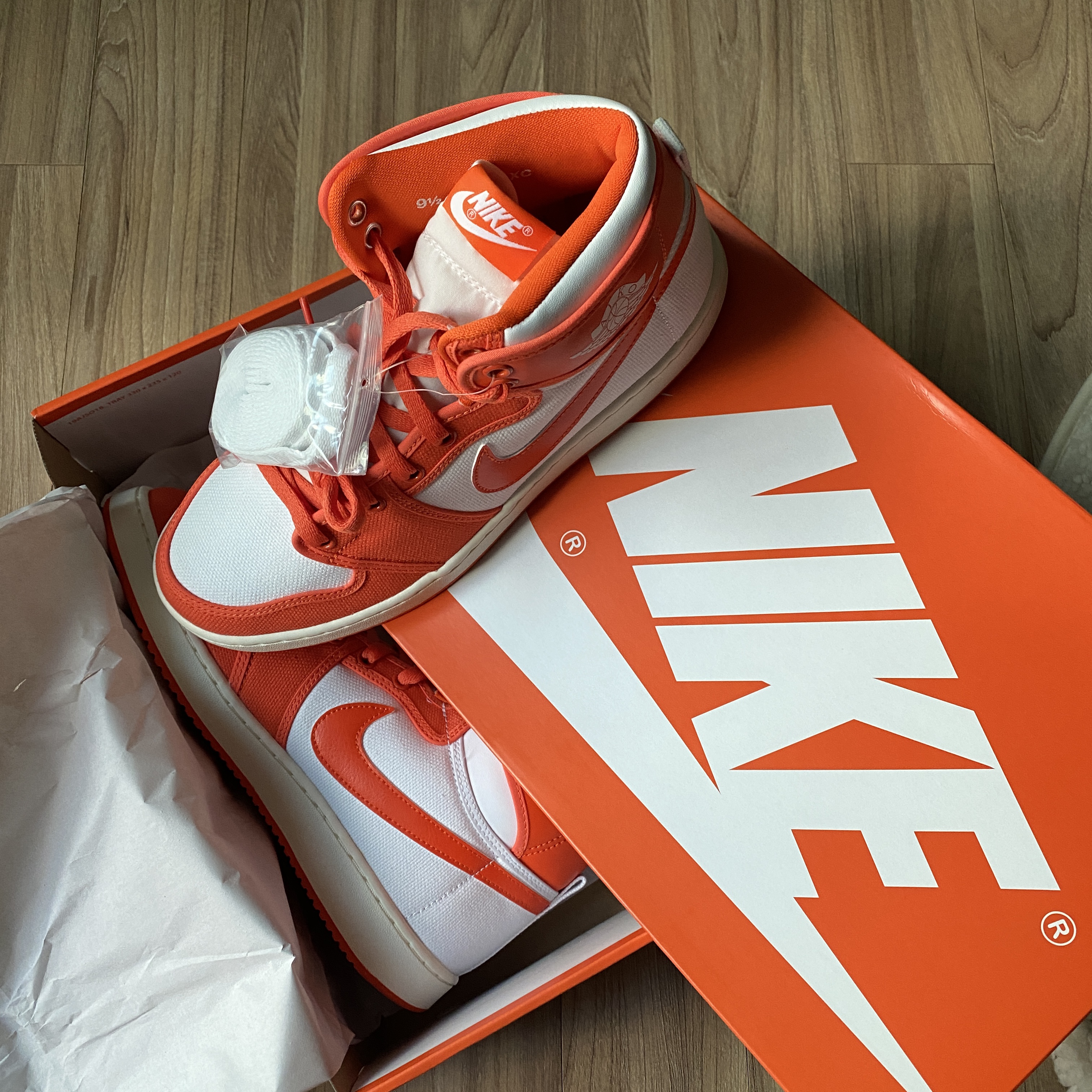 Jordan 1 KO Rush Orange 착용 스타일