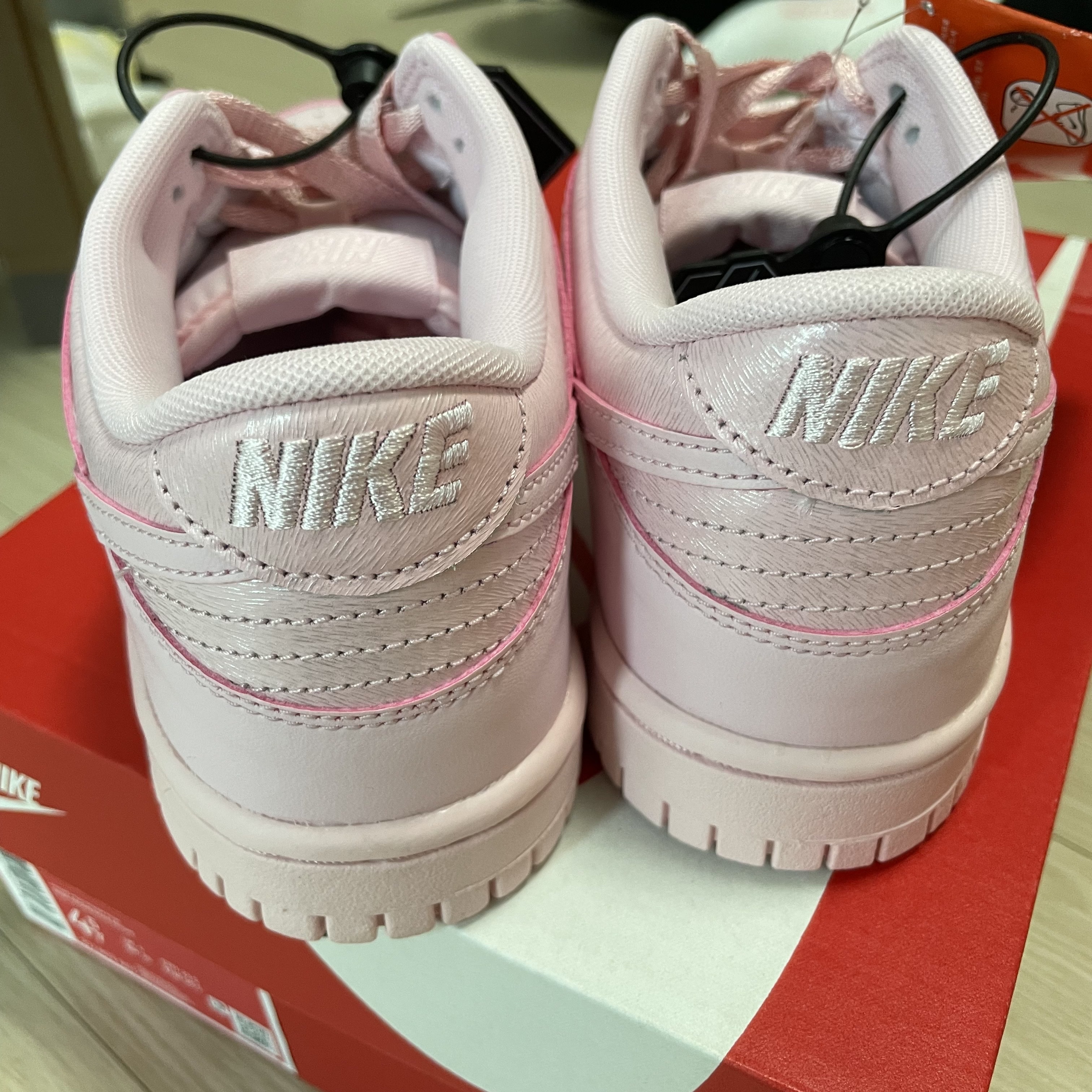 (GS) Nike Dunk Low SE Prism Pink 착용 스타일 - 2