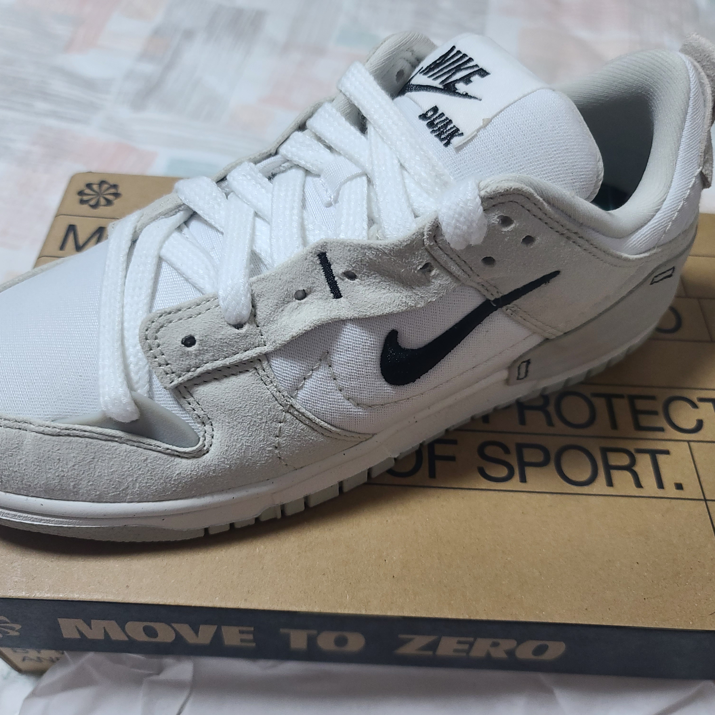 (W) Nike Dunk Low Disrupt 2 White Light Bone 착용 스타일 - 2