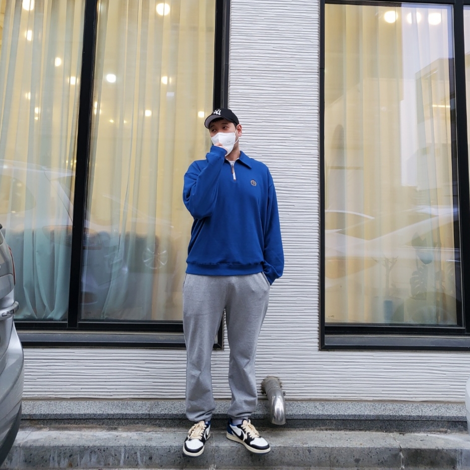 Jordan 1 x Travis Scott x Fragment Retro Low OG SP Military Blue 착용 스타일 - 1