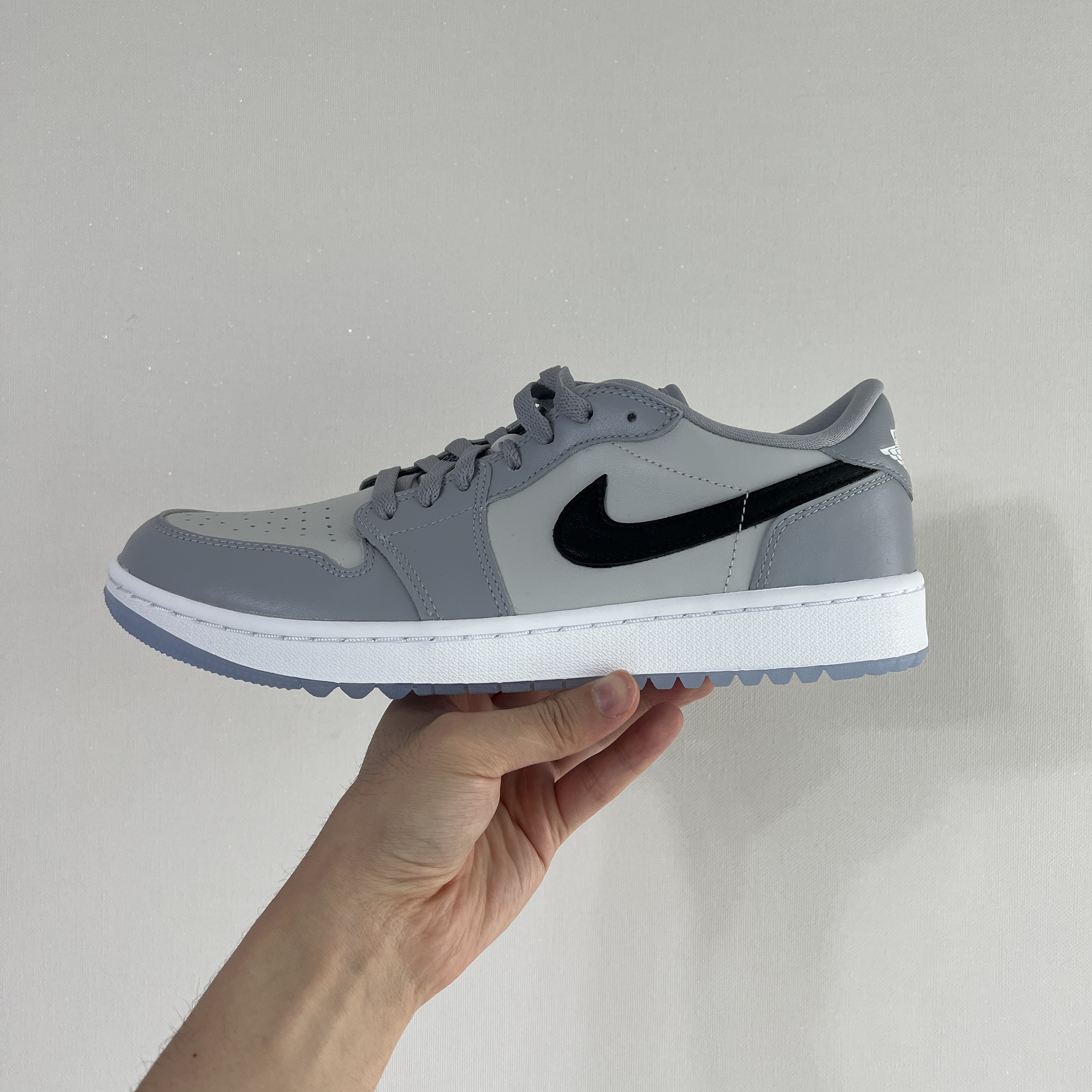 Jordan 1 Low Golf Wolf Grey 착용 스타일 - 1