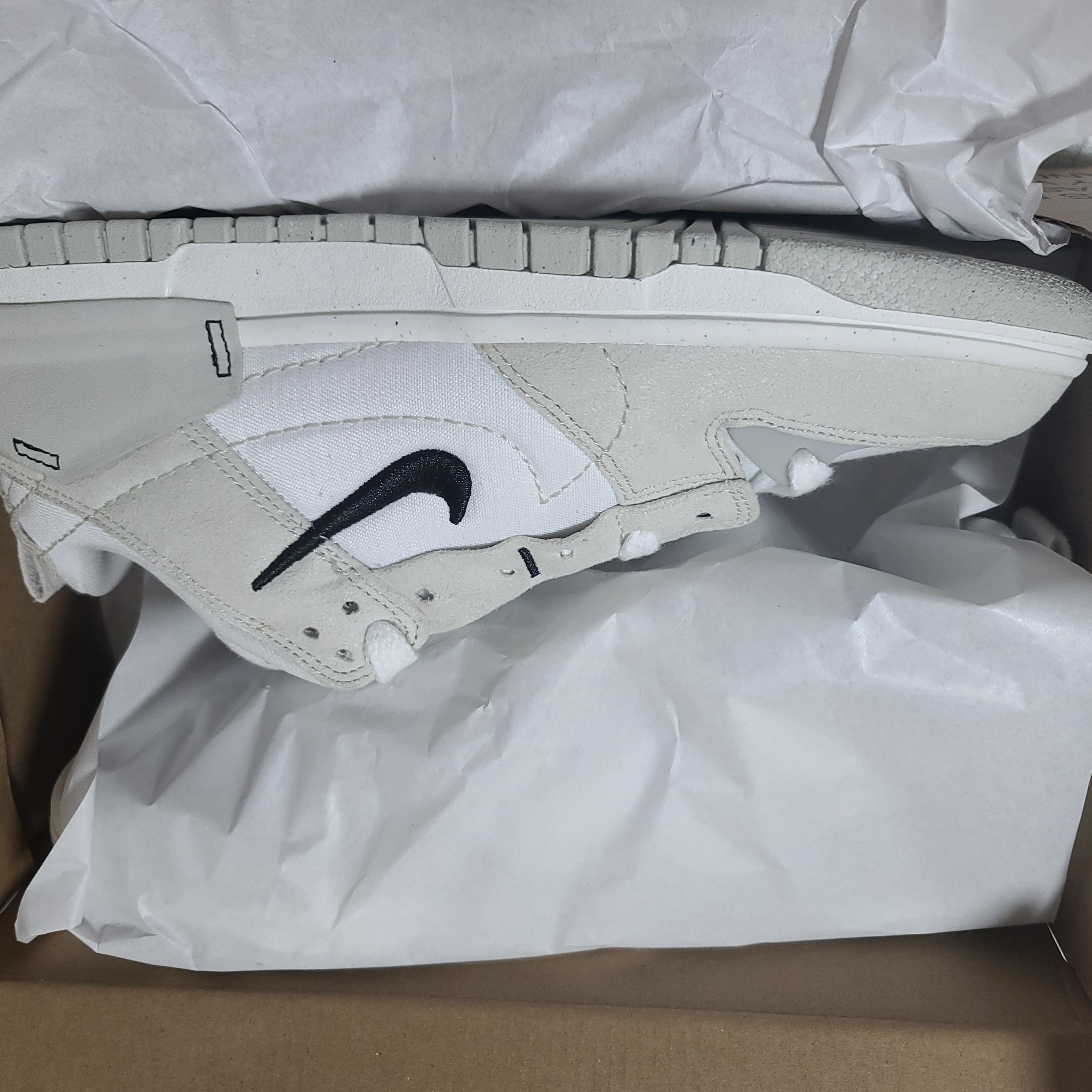 (W) Nike Dunk Low Disrupt 2 White Light Bone 착용 스타일 - 1