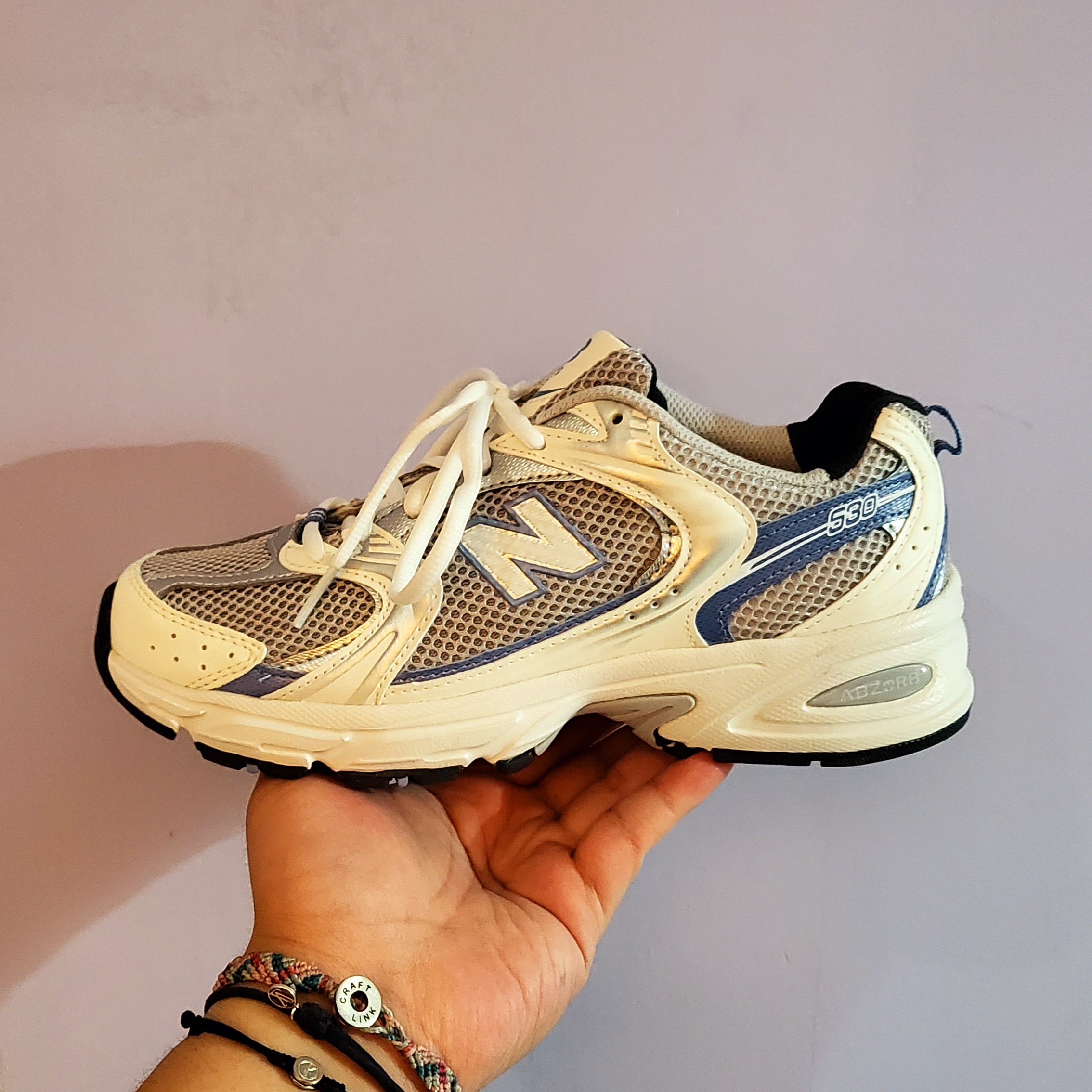New Balance 530 Steel Blue 착용 스타일 - 2