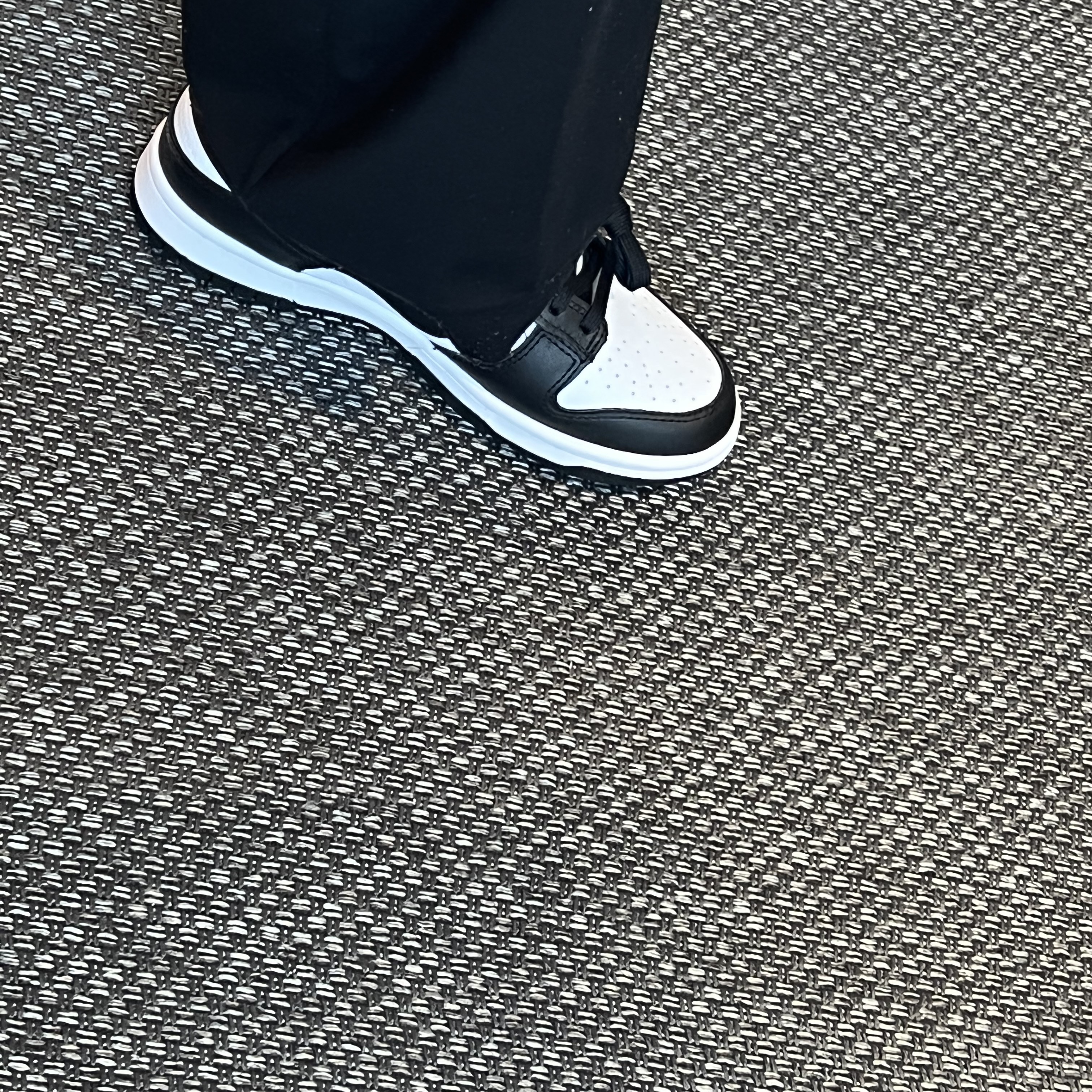 (W) Nike Dunk Low Black 착용 스타일 - 3