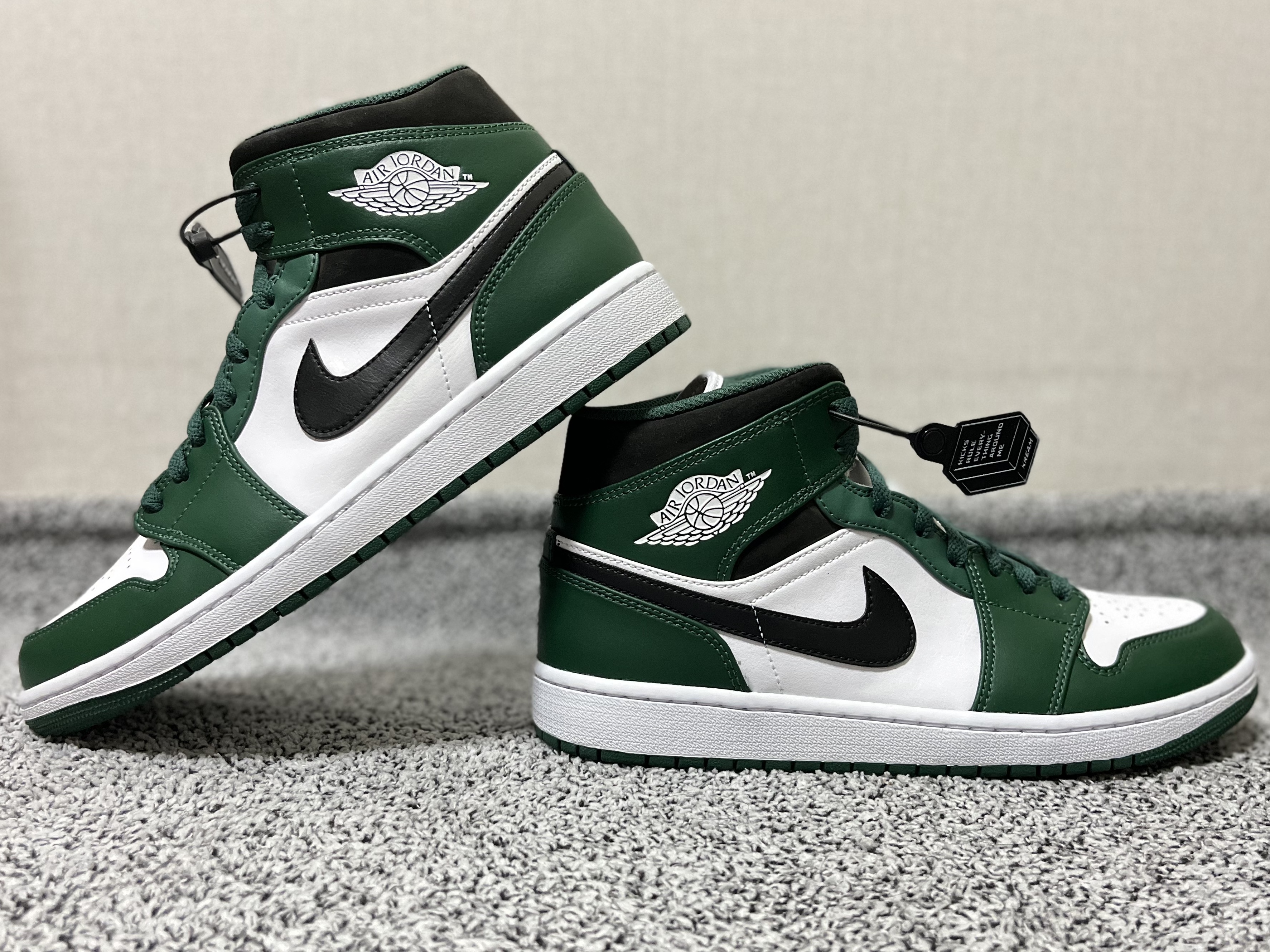 Jordan 1 Mid Sonics 2021, (GS) Jordan 1 Mid Sonics 2021 착용 스타일 - 2