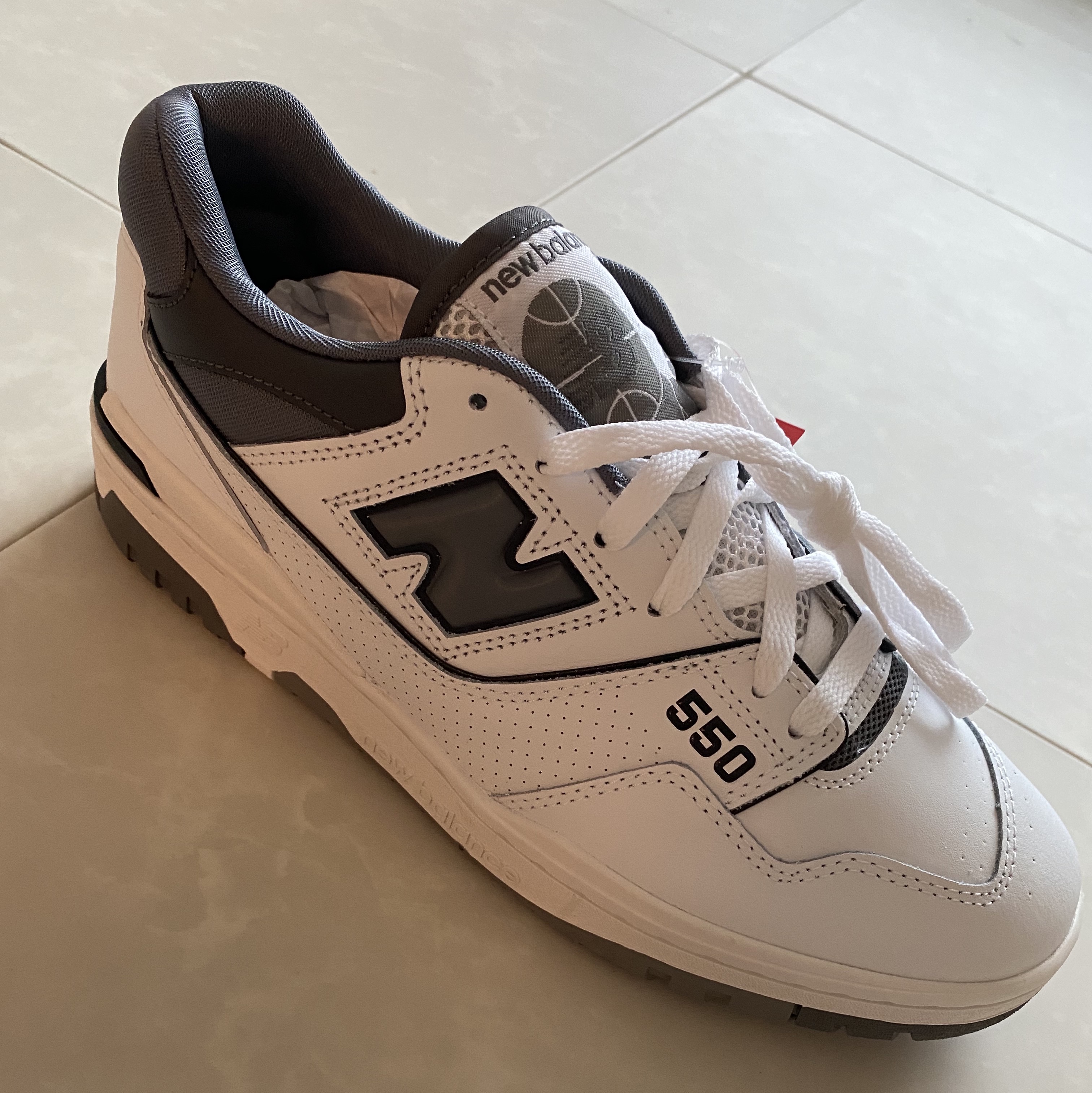 New Balance 550 White Grey Dark Grey - 2E Wide 착용 스타일