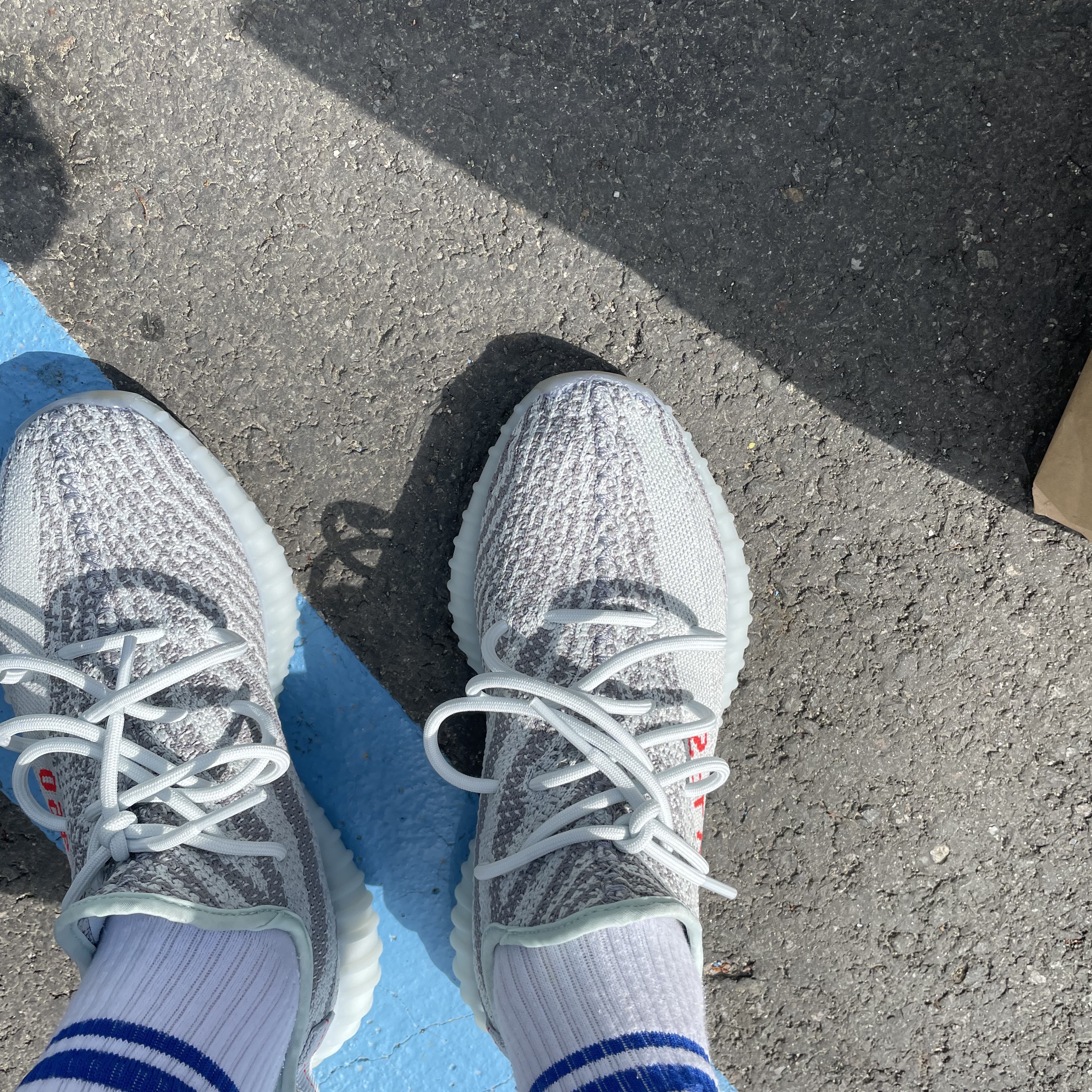 Adidas Yeezy Boost 350 V2 Blue Tint 2017 착용 스타일