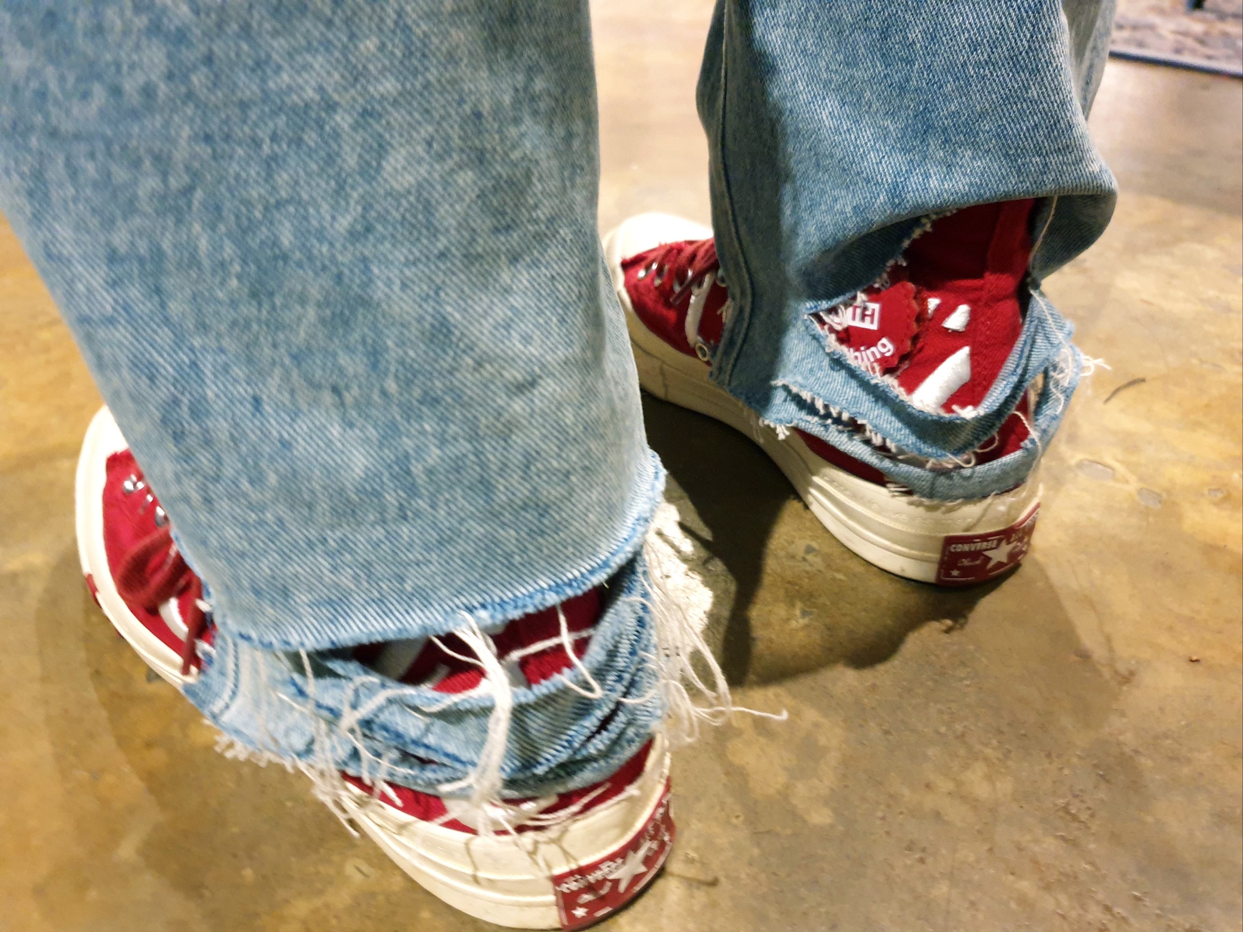 Converse x Kith x Coca Cola Chuck 70 Hi Red 착용 스타일 - 3