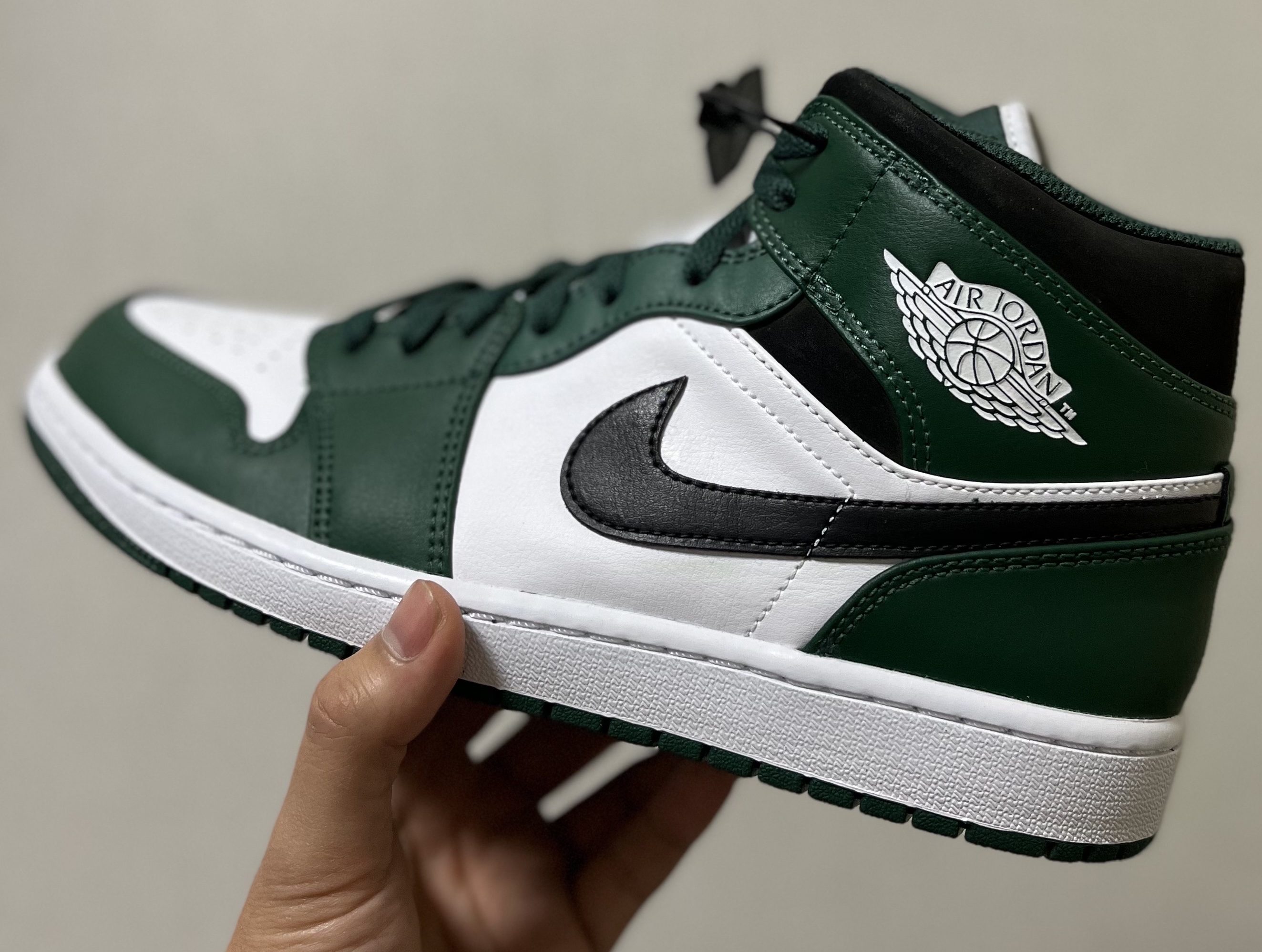 Jordan 1 Mid Sonics 2021, (GS) Jordan 1 Mid Sonics 2021 착용 스타일 - 1