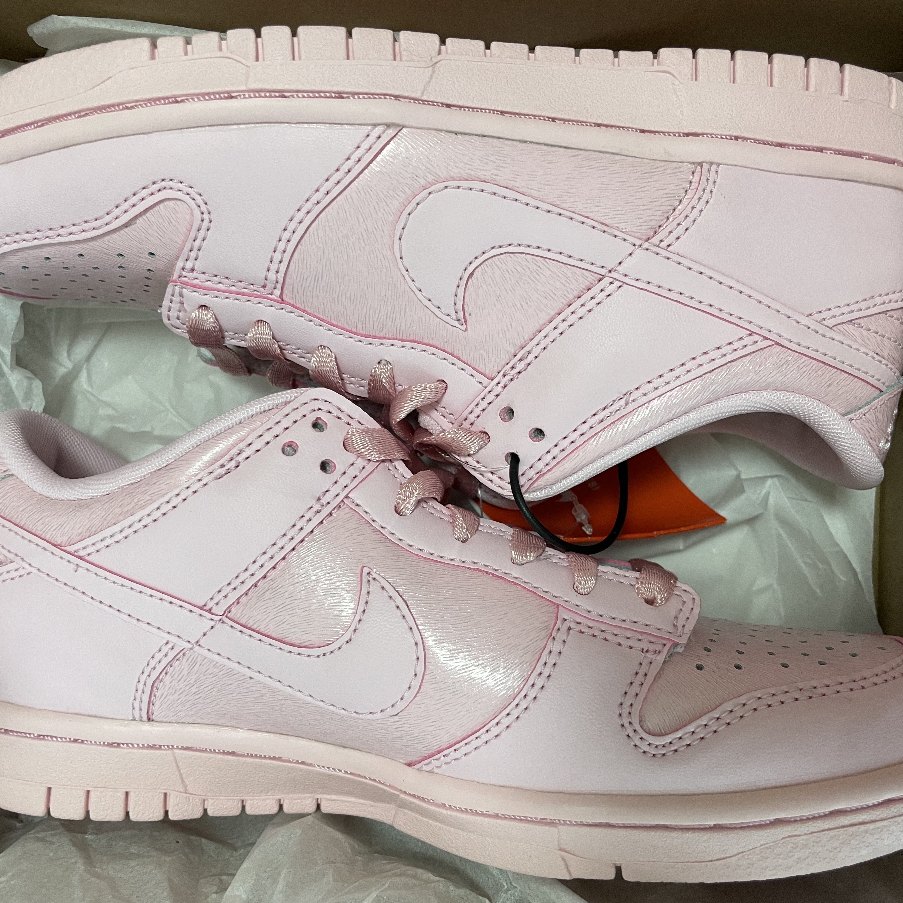 (GS) Nike Dunk Low SE Prism Pink 착용 스타일 - 1