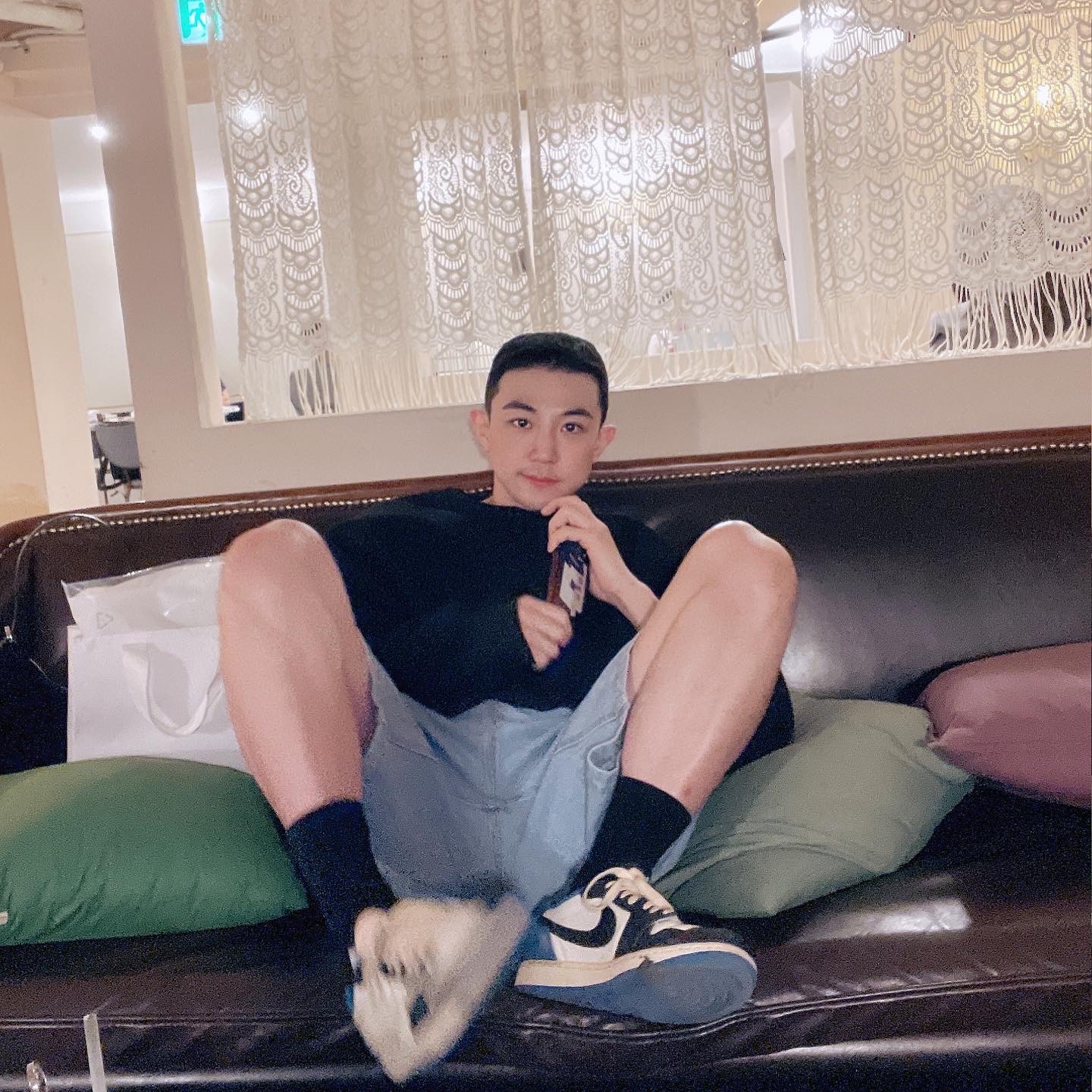 Jordan 1 x Travis Scott x Fragment Retro Low OG SP Military Blue 착용 스타일 - 2