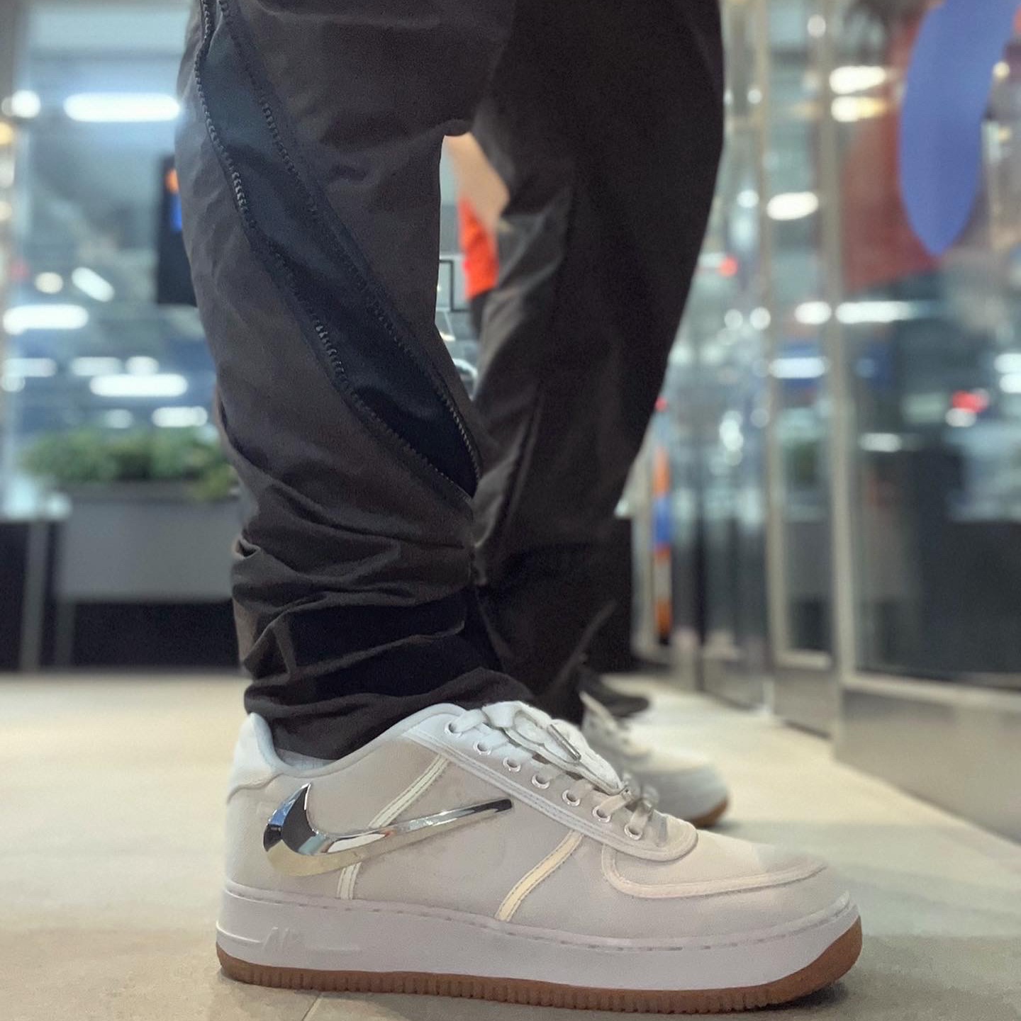 Nike x Travis Scott Air Force 1 Low White, Supreme Bandana Box Logo T-Shirt Black - 19FW 착용 스타일 - 5