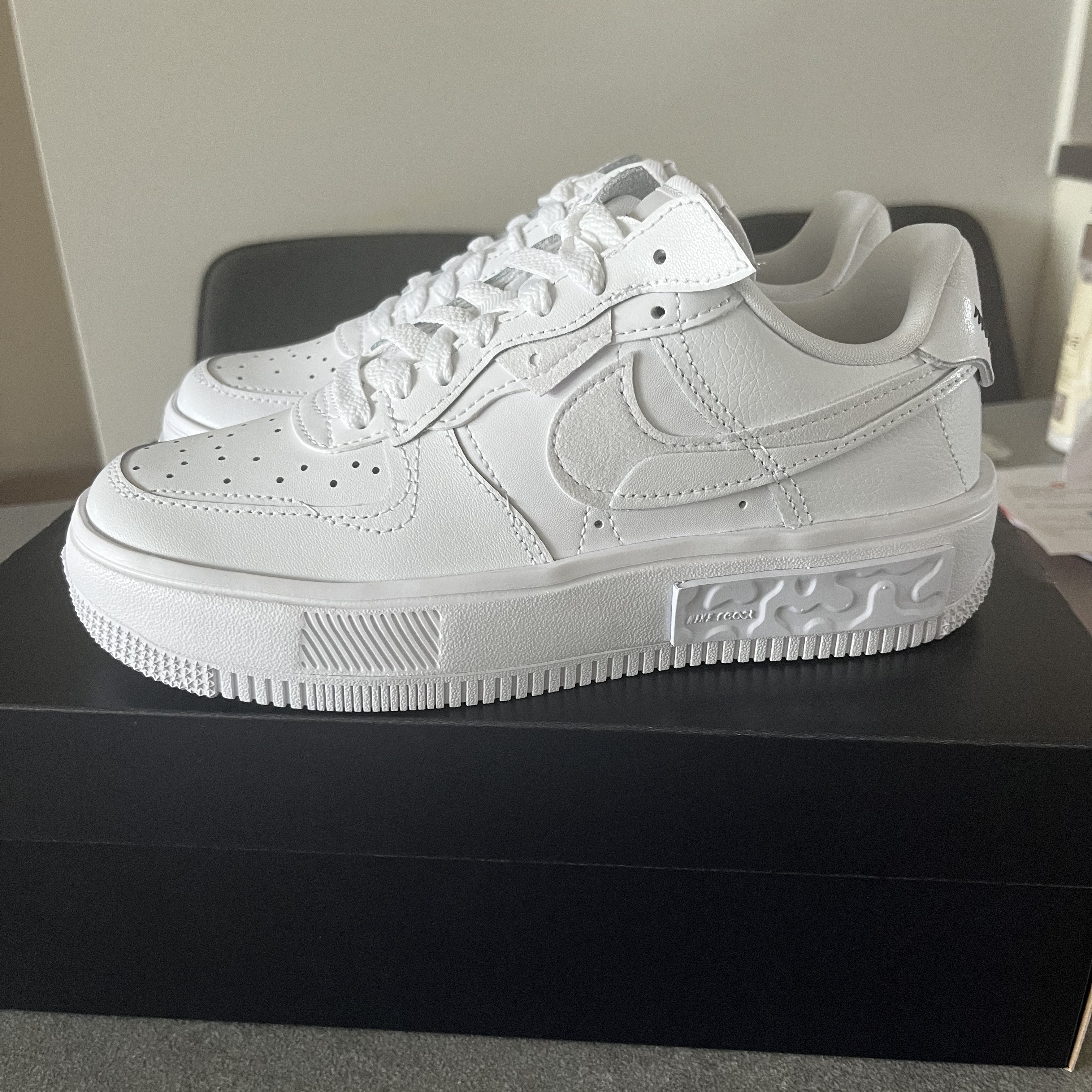 (W) Nike Air Force 1 Fontanka White 착용 스타일 - 3