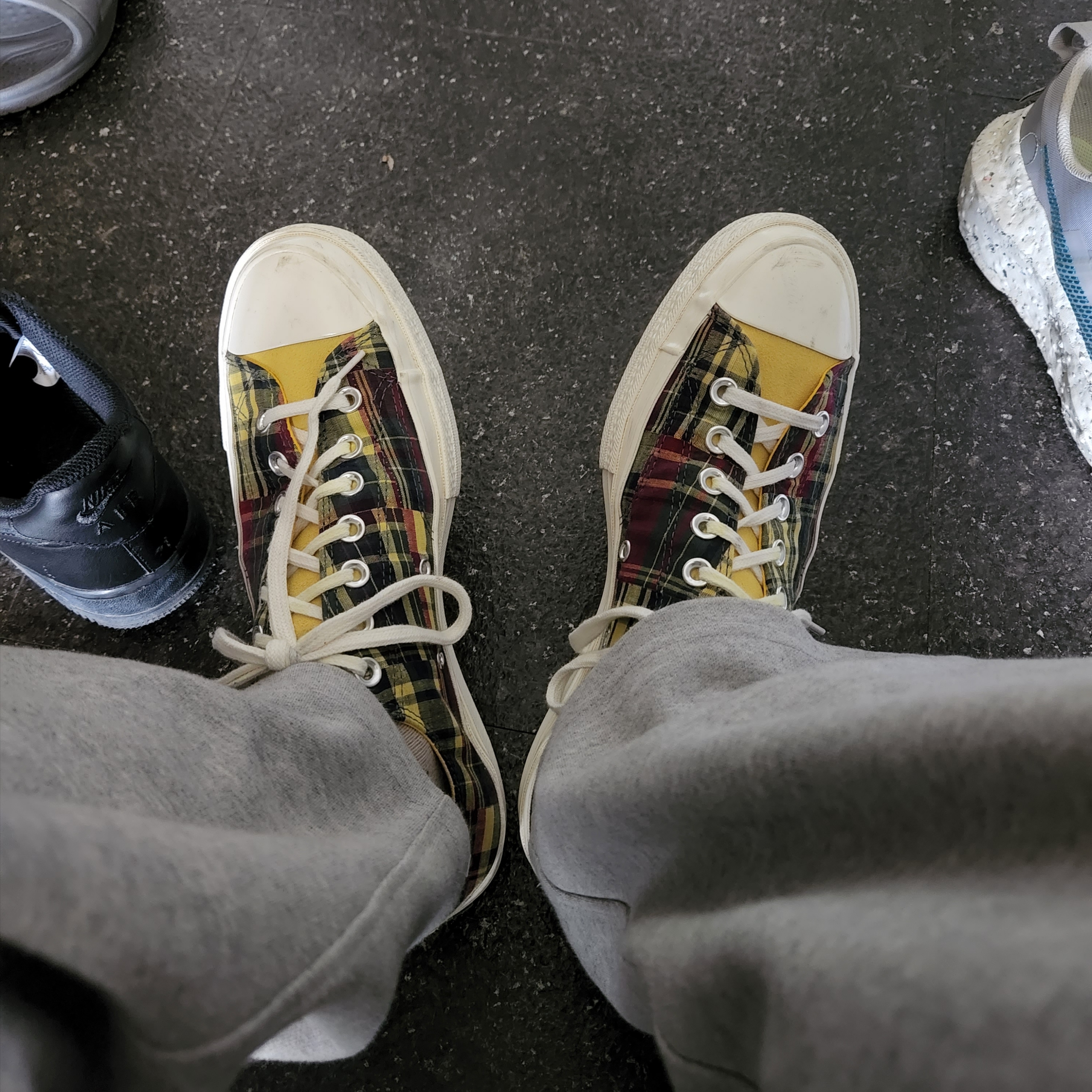 Converse Chuck 70 Ox Twisted Prep Amarillo 착용 스타일