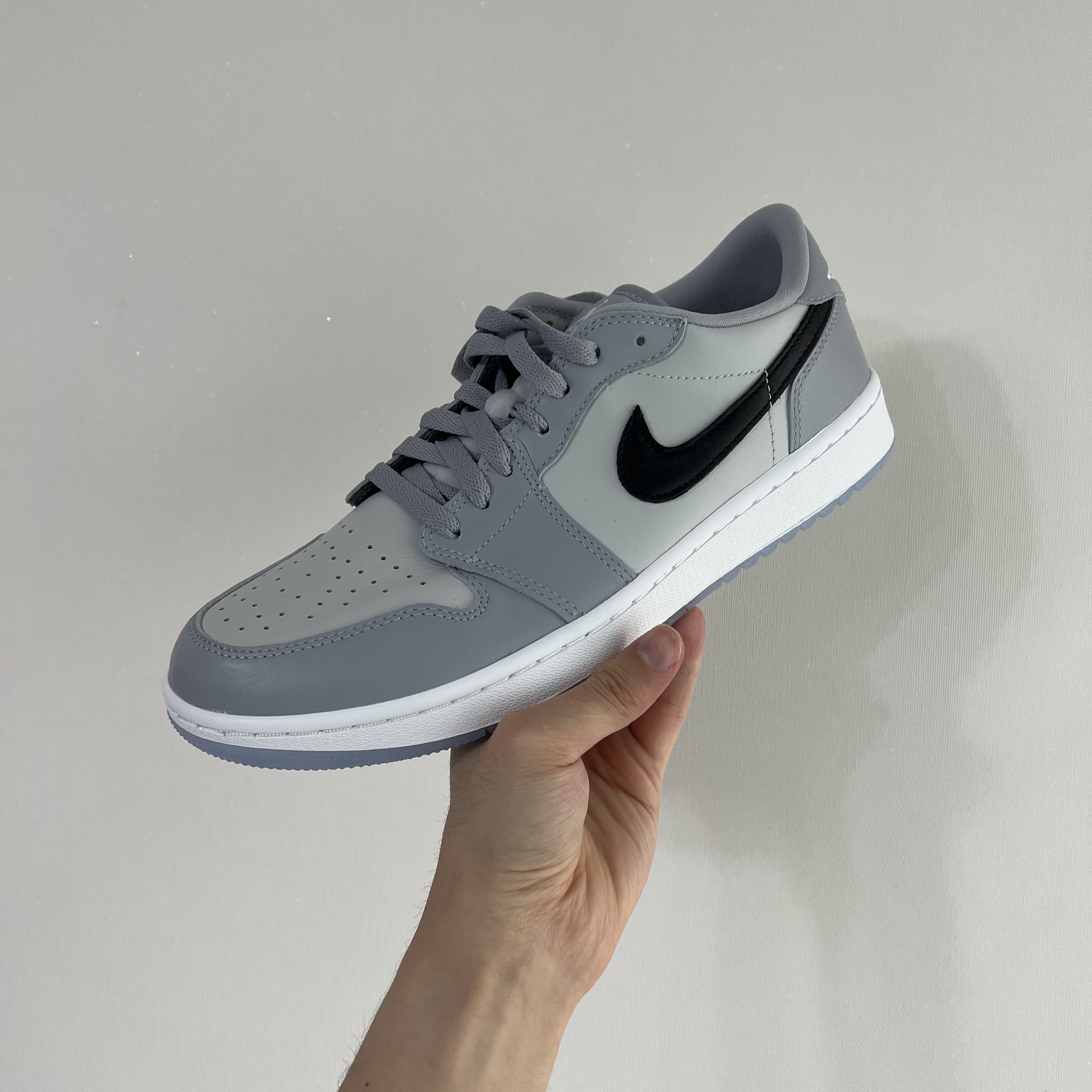 Jordan 1 Low Golf Wolf Grey 착용 스타일 - 2