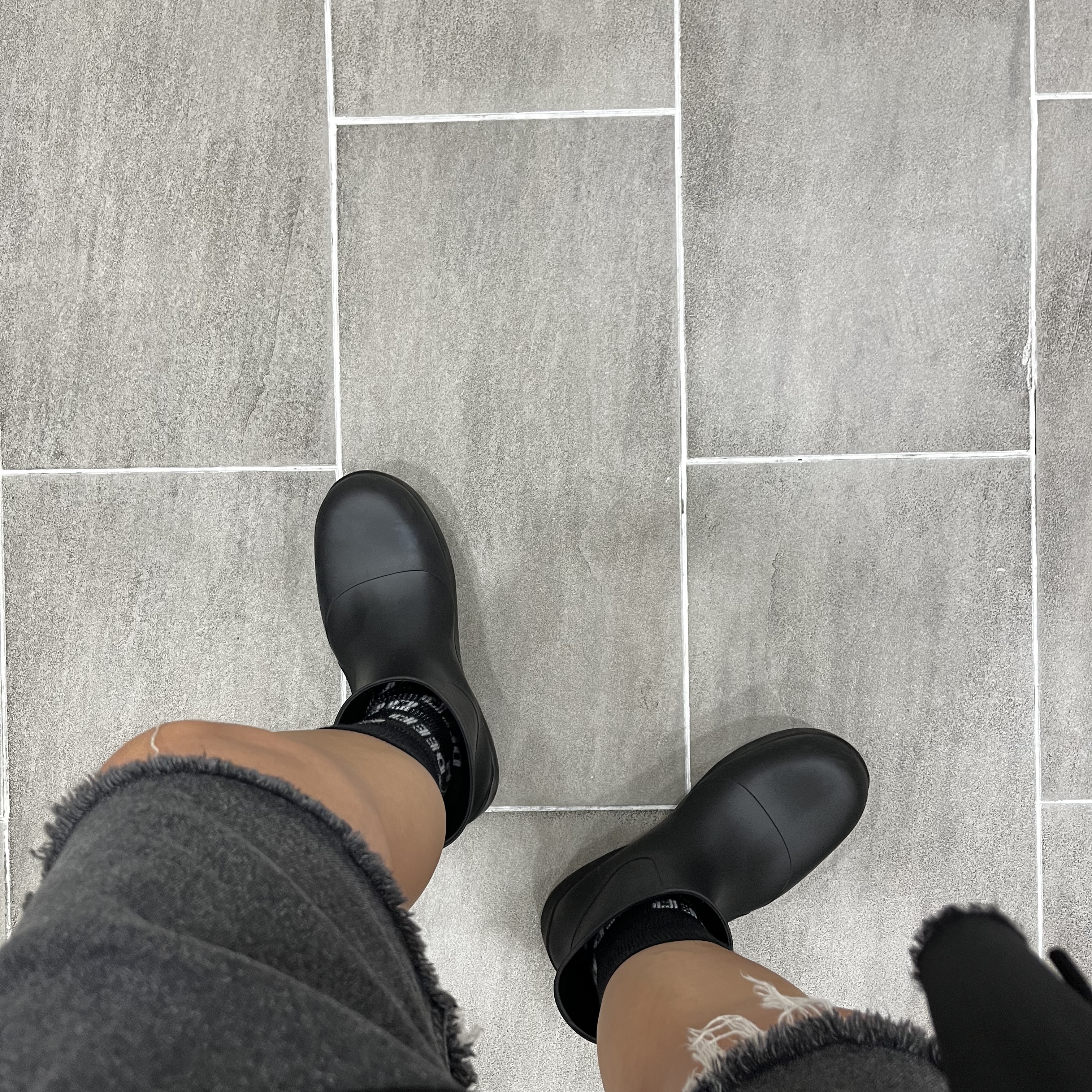 Bottega Veneta Puddle Ankle Boots Black 착용 스타일