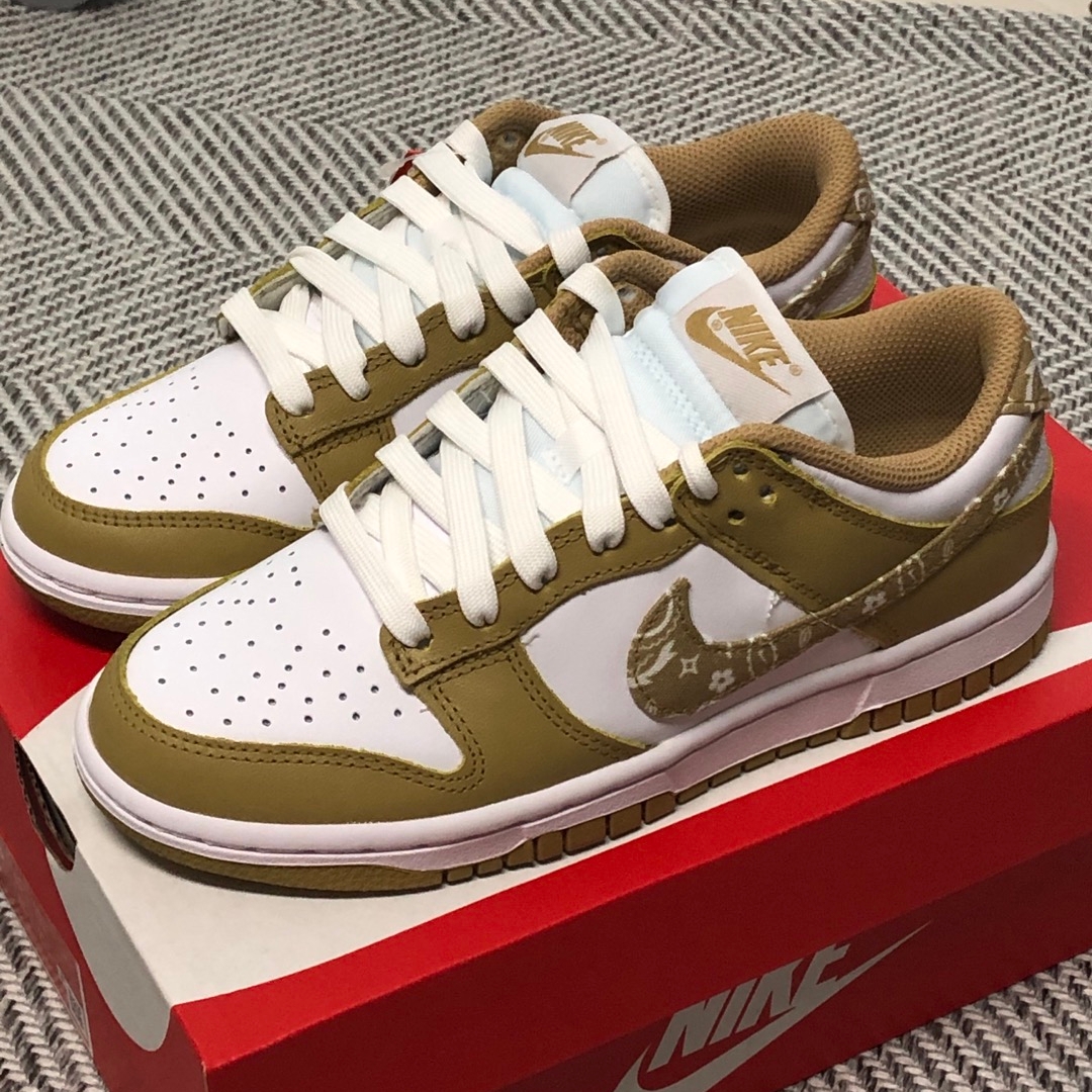 (W) Nike Dunk Low Essential Barley Paisley 착용 스타일 - 2