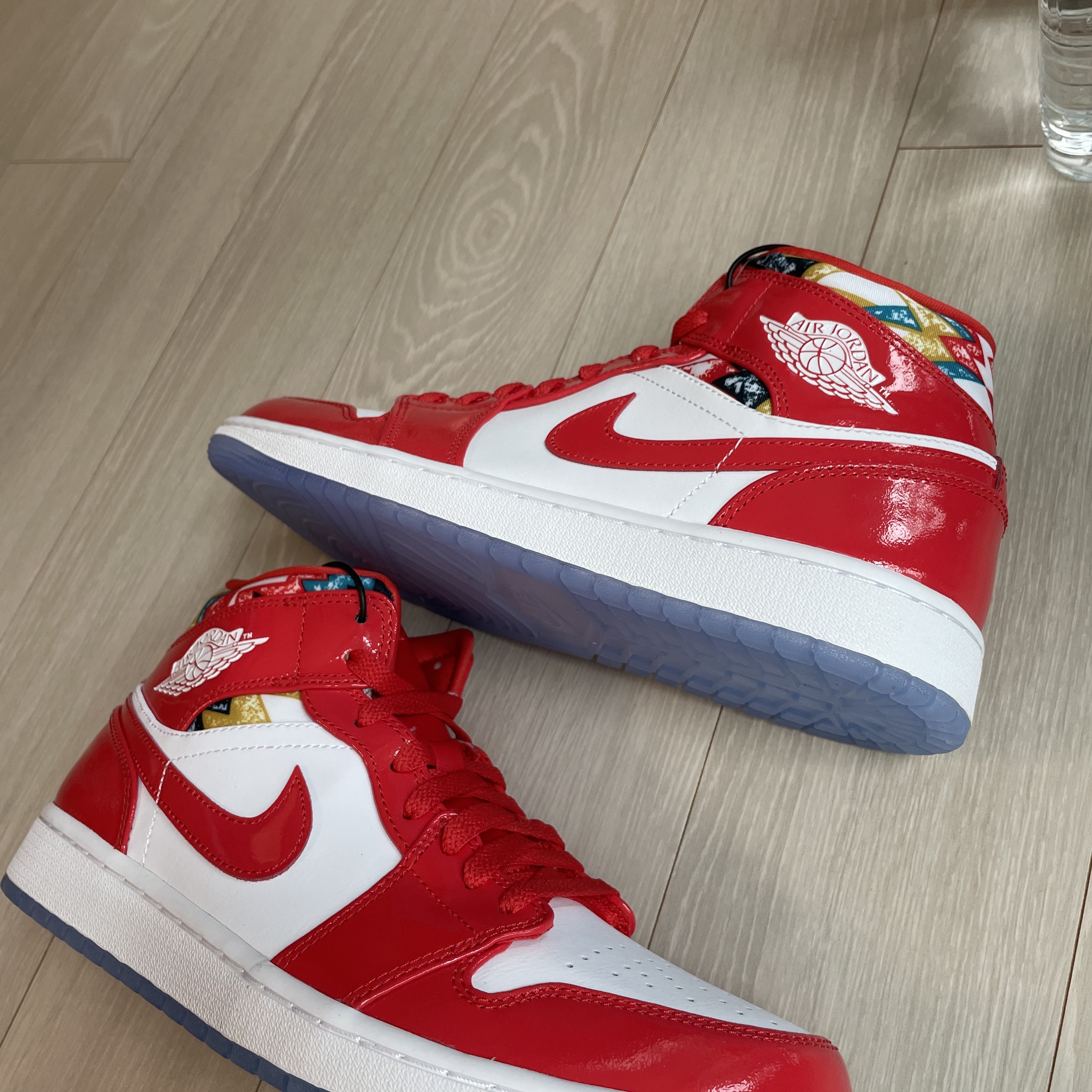 Jordan 1 Mid SE Barcelona Sweater 착용 스타일 - 4