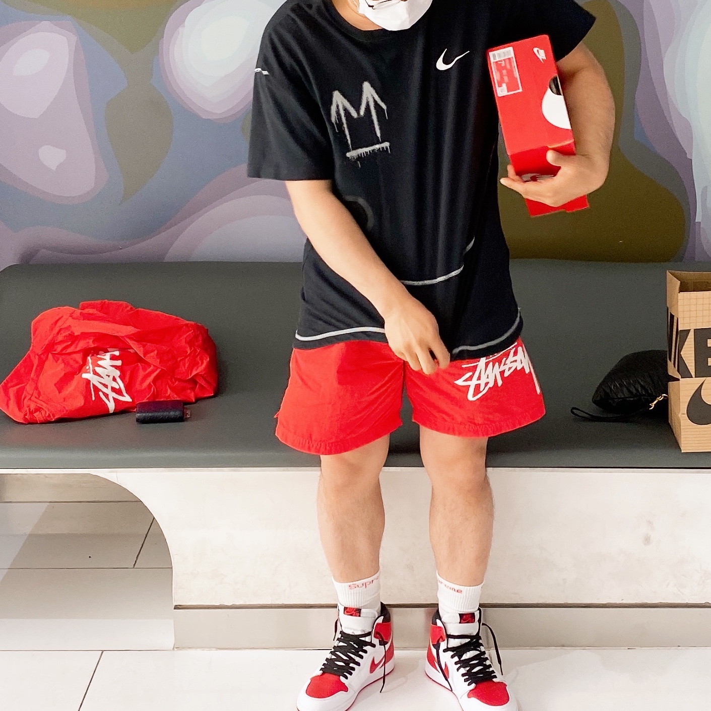 Nike x Off-White NRG RU Short Sleeve T-Shirt, Nike x Stussy Windrunner Jacket Habanero Red 착용 스타일