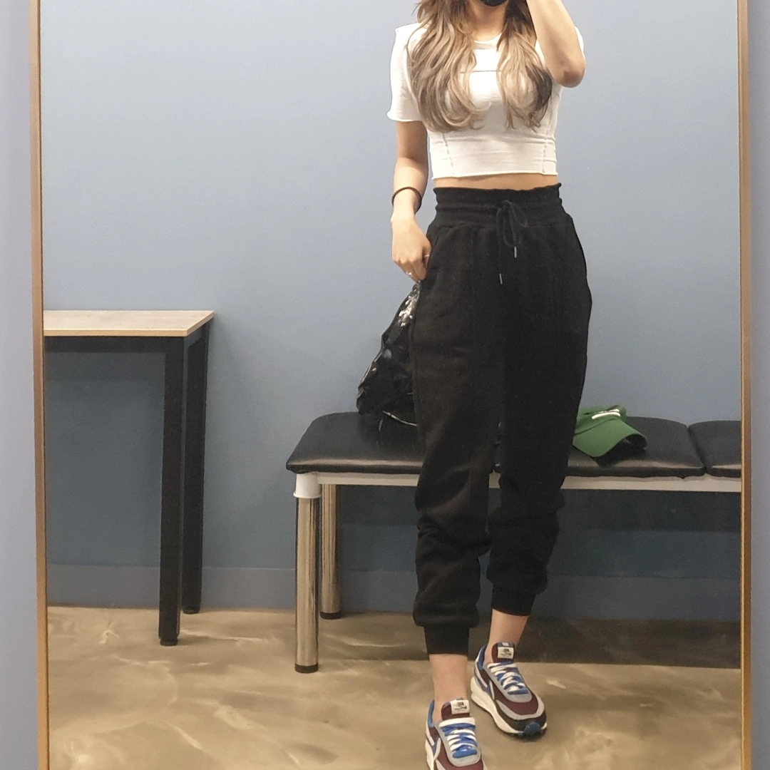 Nike x Sacai x Undercover LDWaffle Night Maroon Team Royal 착용 스타일