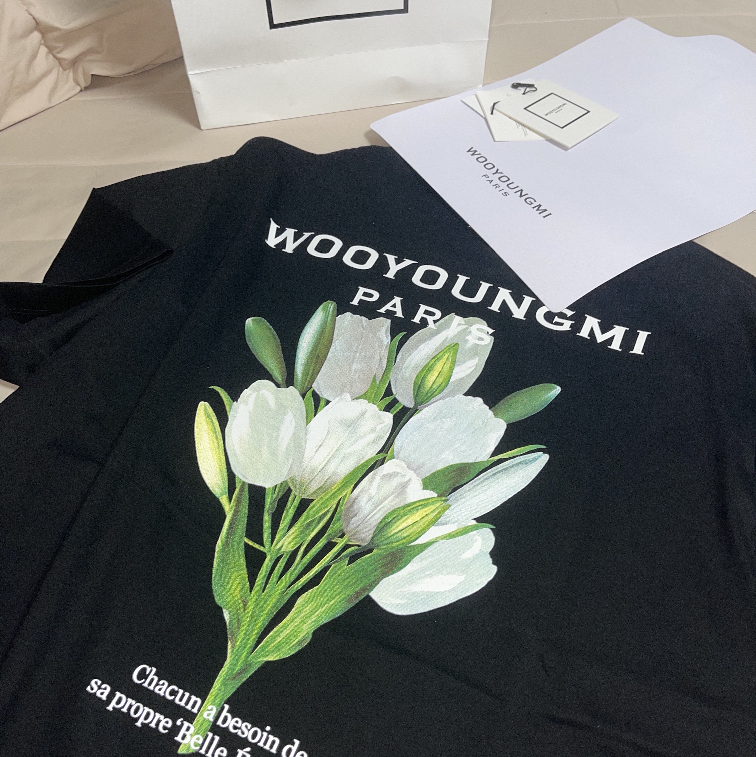 Wooyoungmi Flower Print Back Logo T-Shirt Black - 22SS 착용 스타일