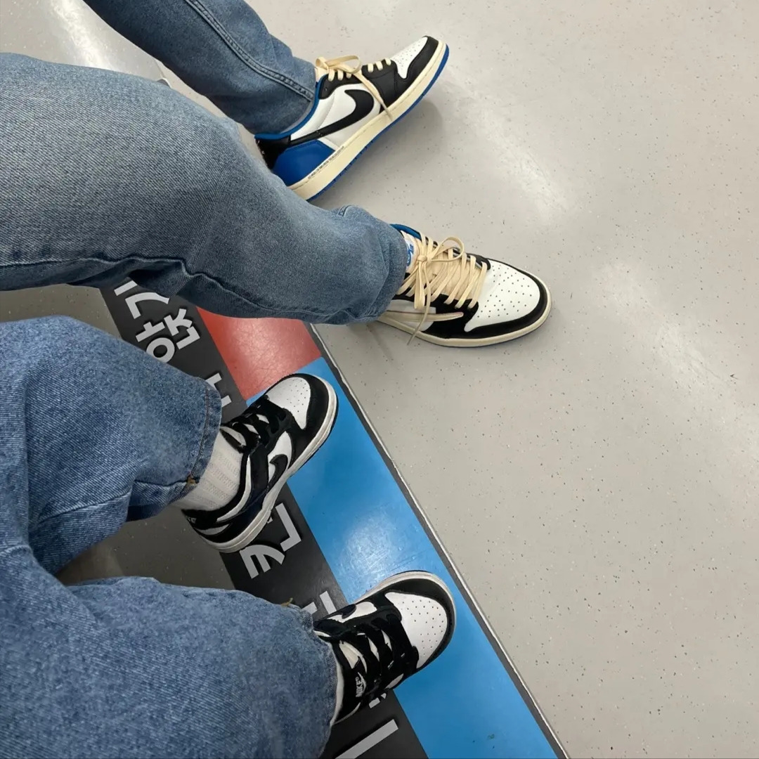 Jordan 1 x Travis Scott x Fragment Retro Low OG SP Military Blue, (TD) Nike Dunk Low Black 착용 스타일 - 3