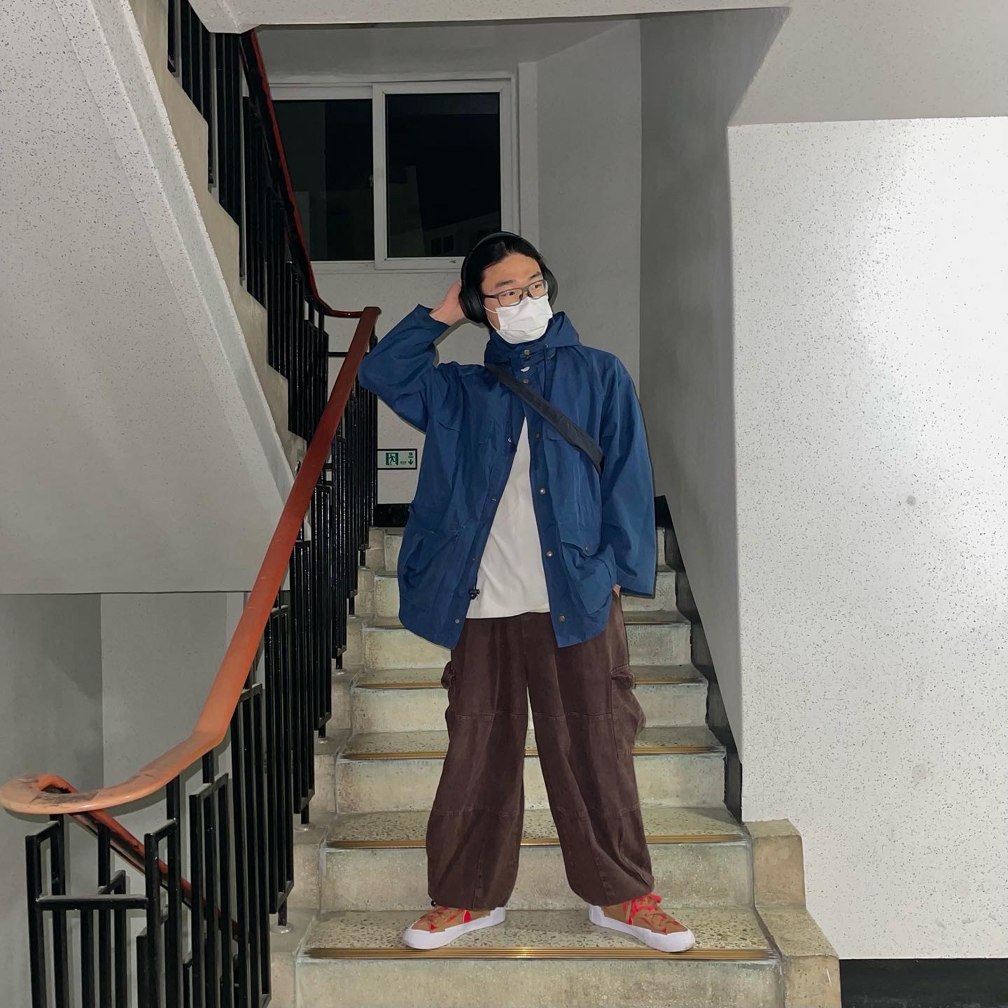 Nike x Sacai Blazer Low British Tan 착용 스타일 - 2