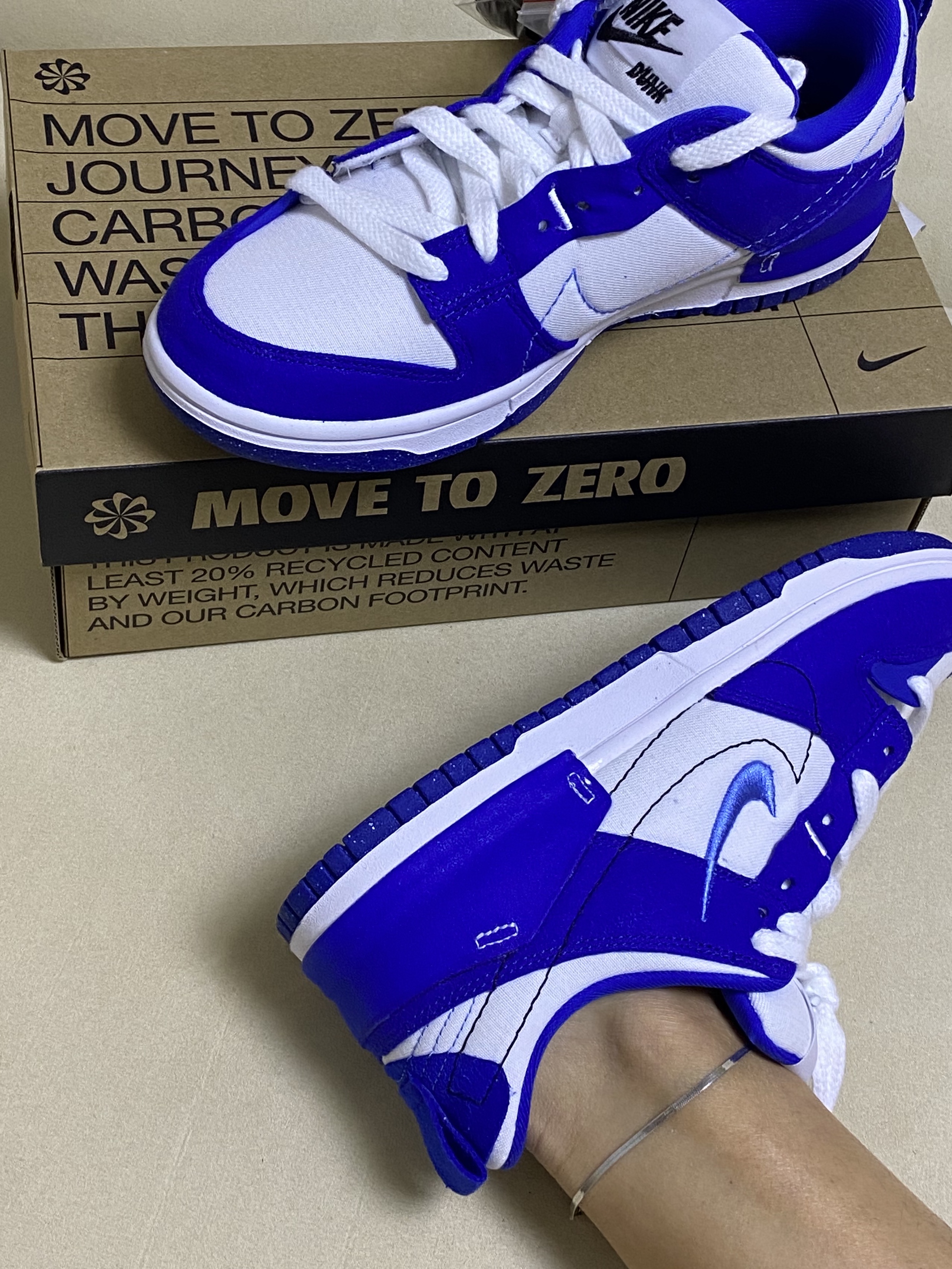 (W) Nike Dunk Low Disrupt 2 White and University Blue 착용 스타일