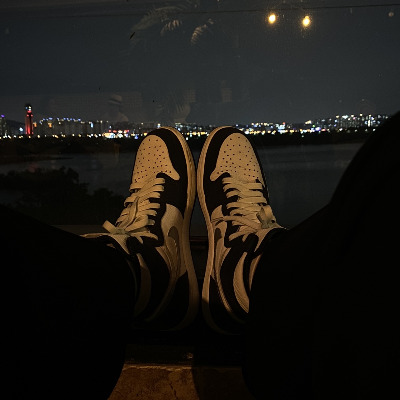 Jordan 1 Retro High OG CO.JP Midnight Navy 착용 스타일 - 1