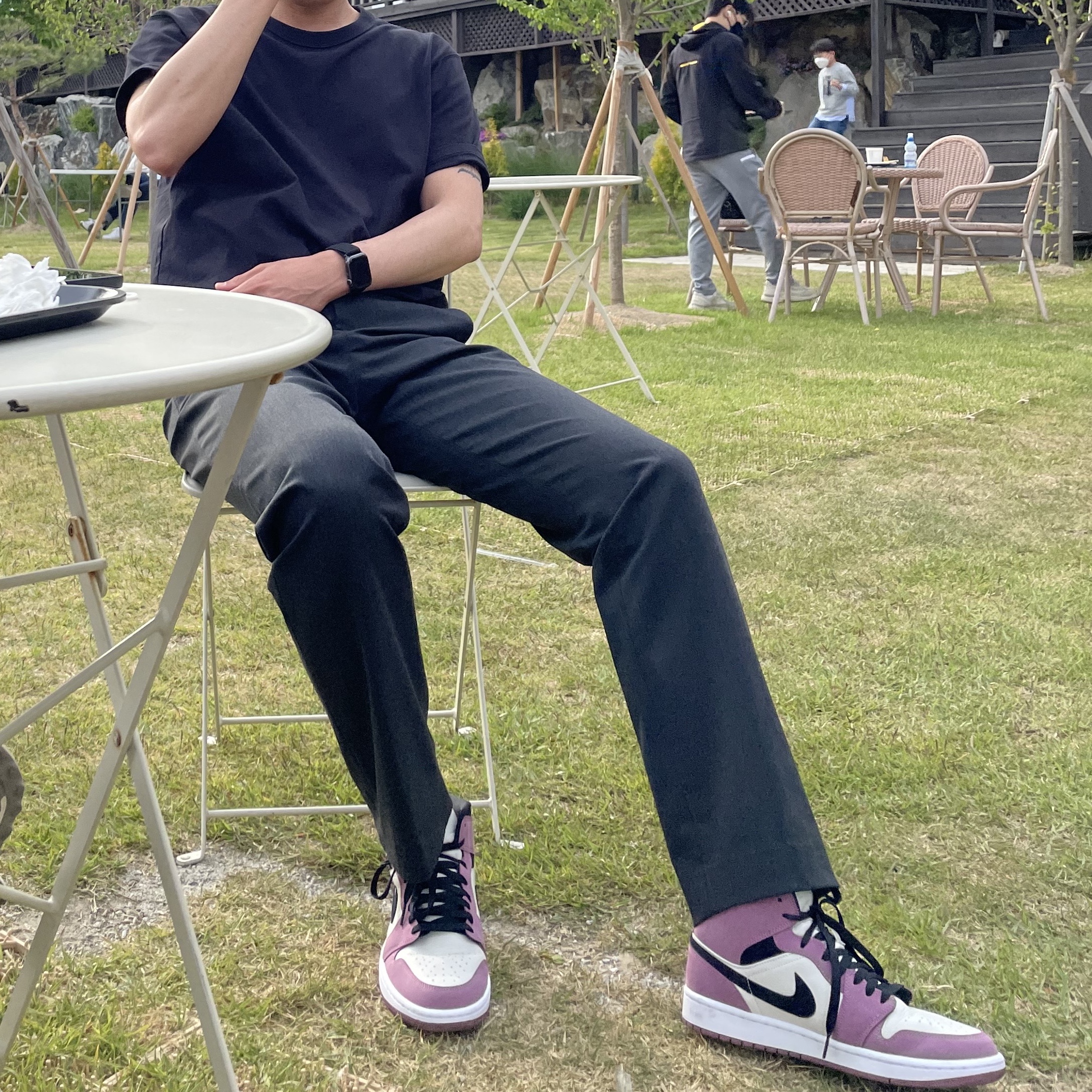(W) Jordan 1 Mid SE Light Mulberry 착용 스타일 - 2