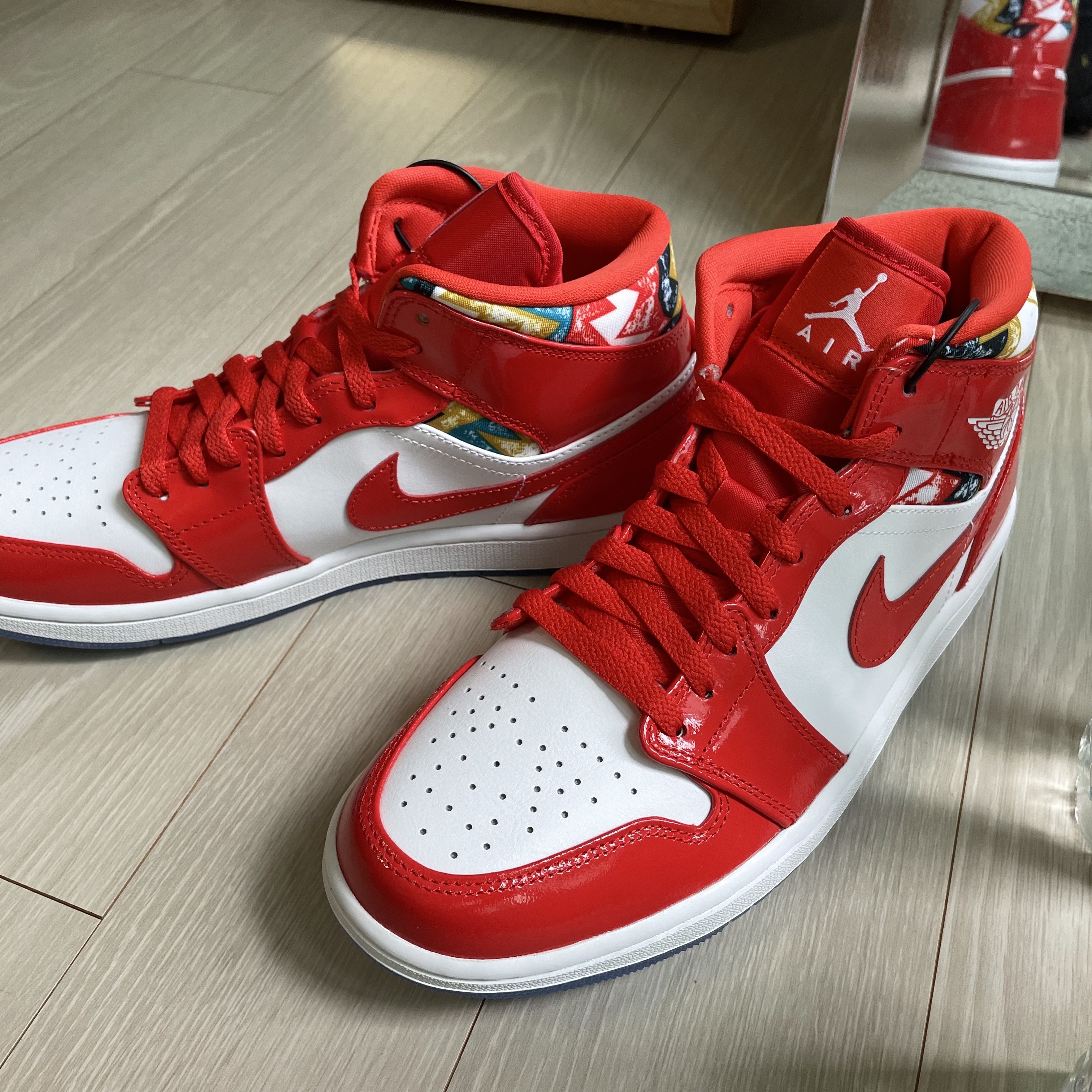 Jordan 1 Mid SE Barcelona Sweater 착용 스타일 - 3