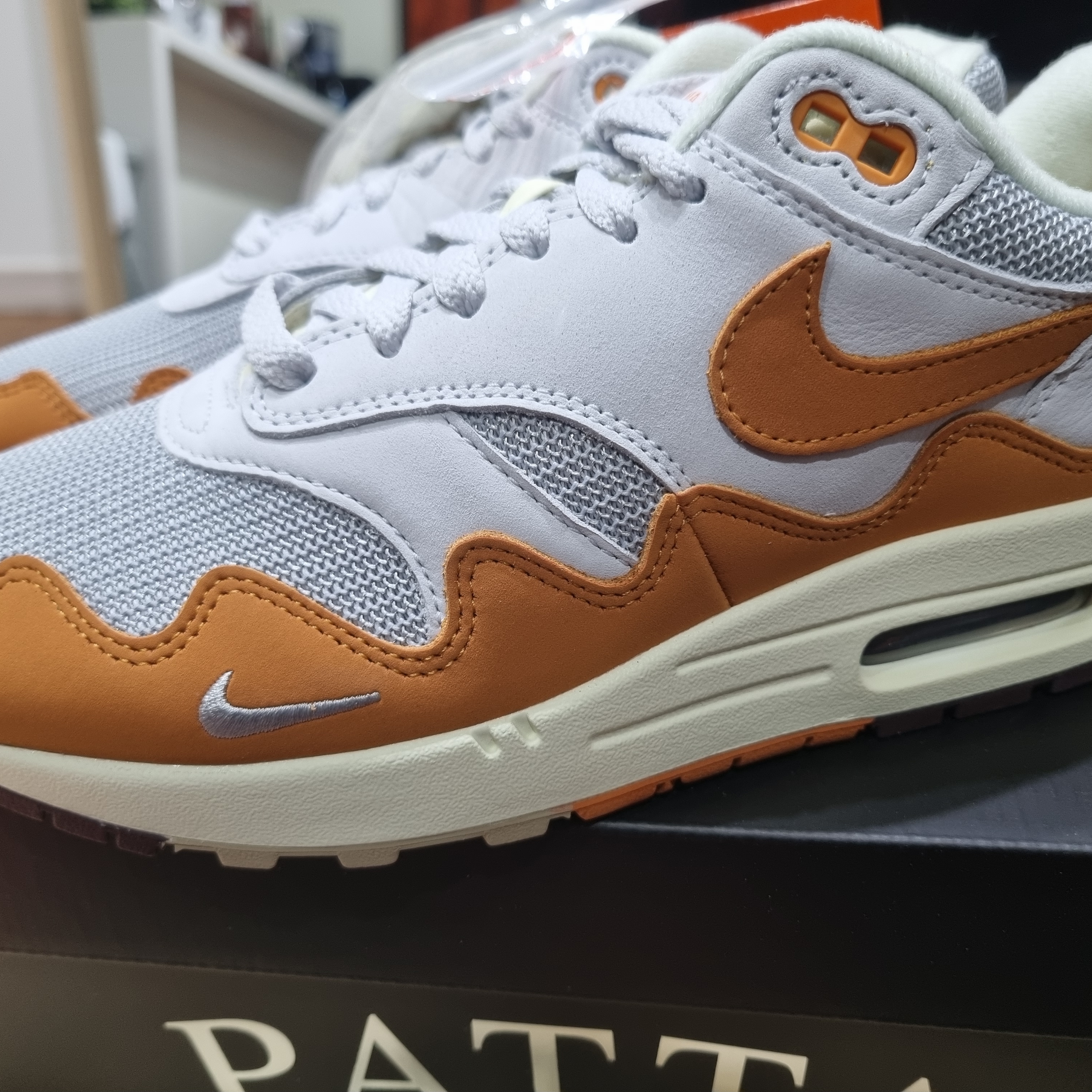 Nike x Patta Air Max 1 Monarch 착용 스타일 - 1
