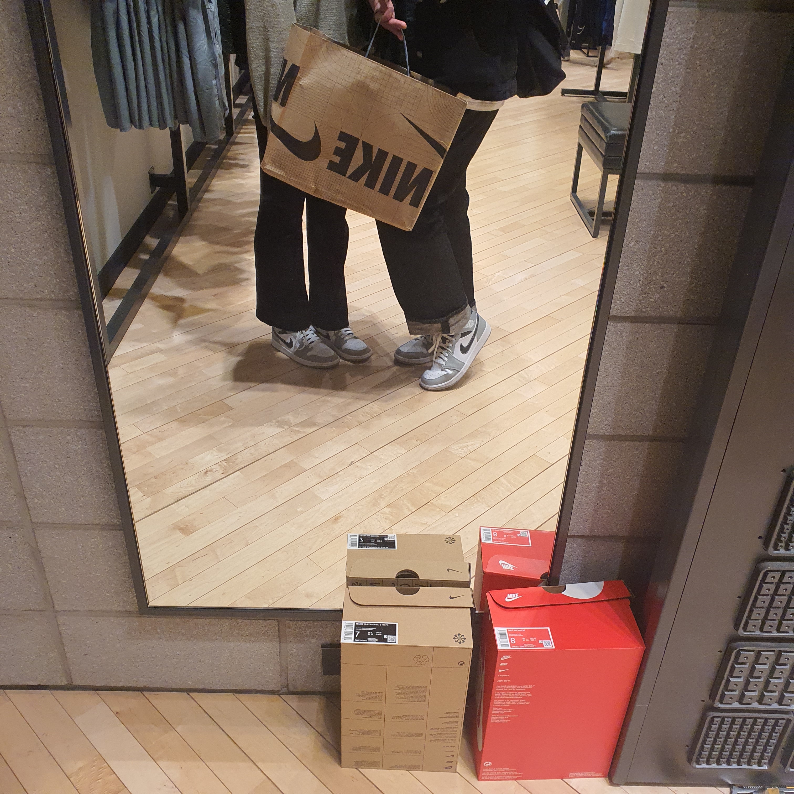 Jordan 1 Mid Light Smoke Grey Anthracite 착용 스타일 - 2
