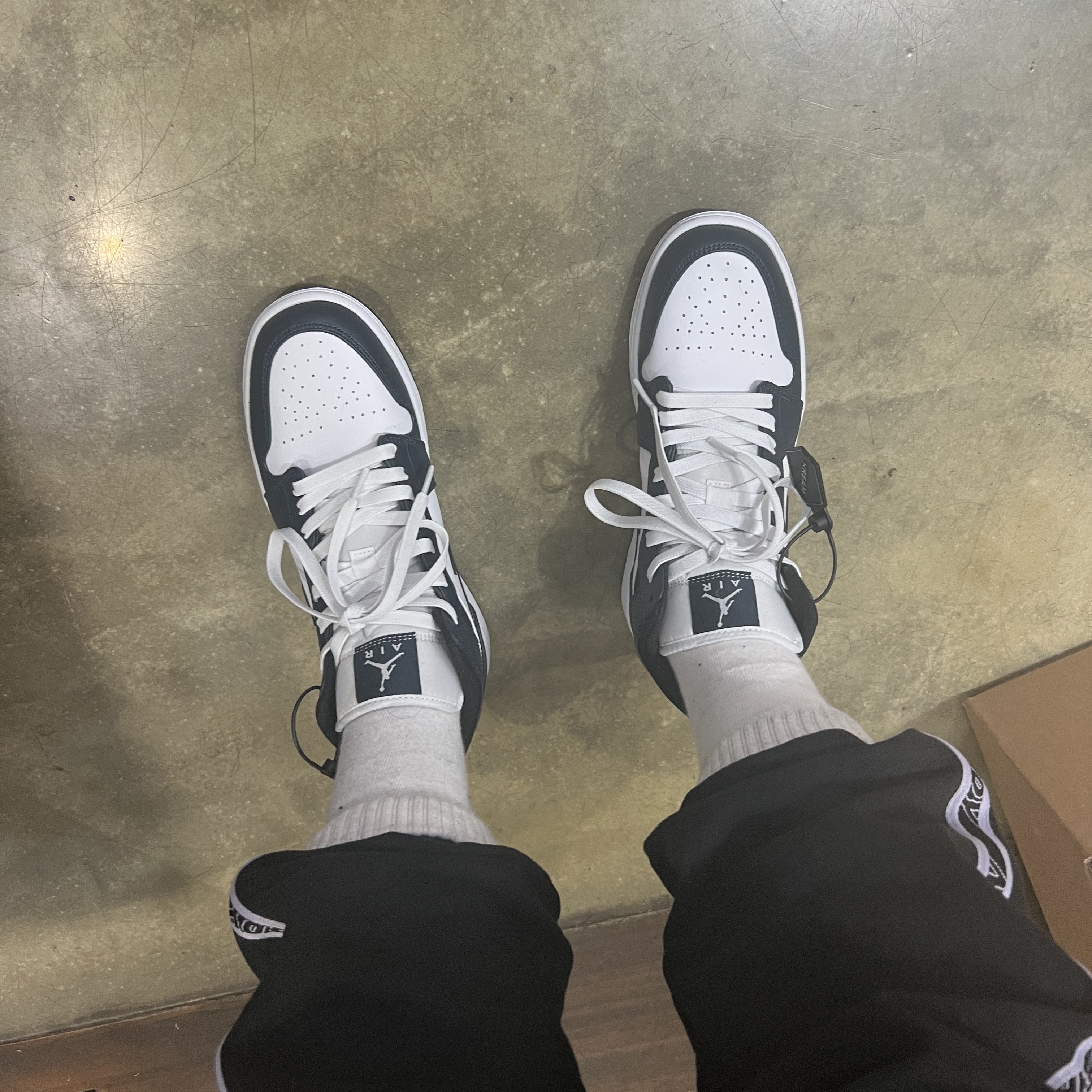 Jordan 1 Mid Dark Teal 착용 스타일