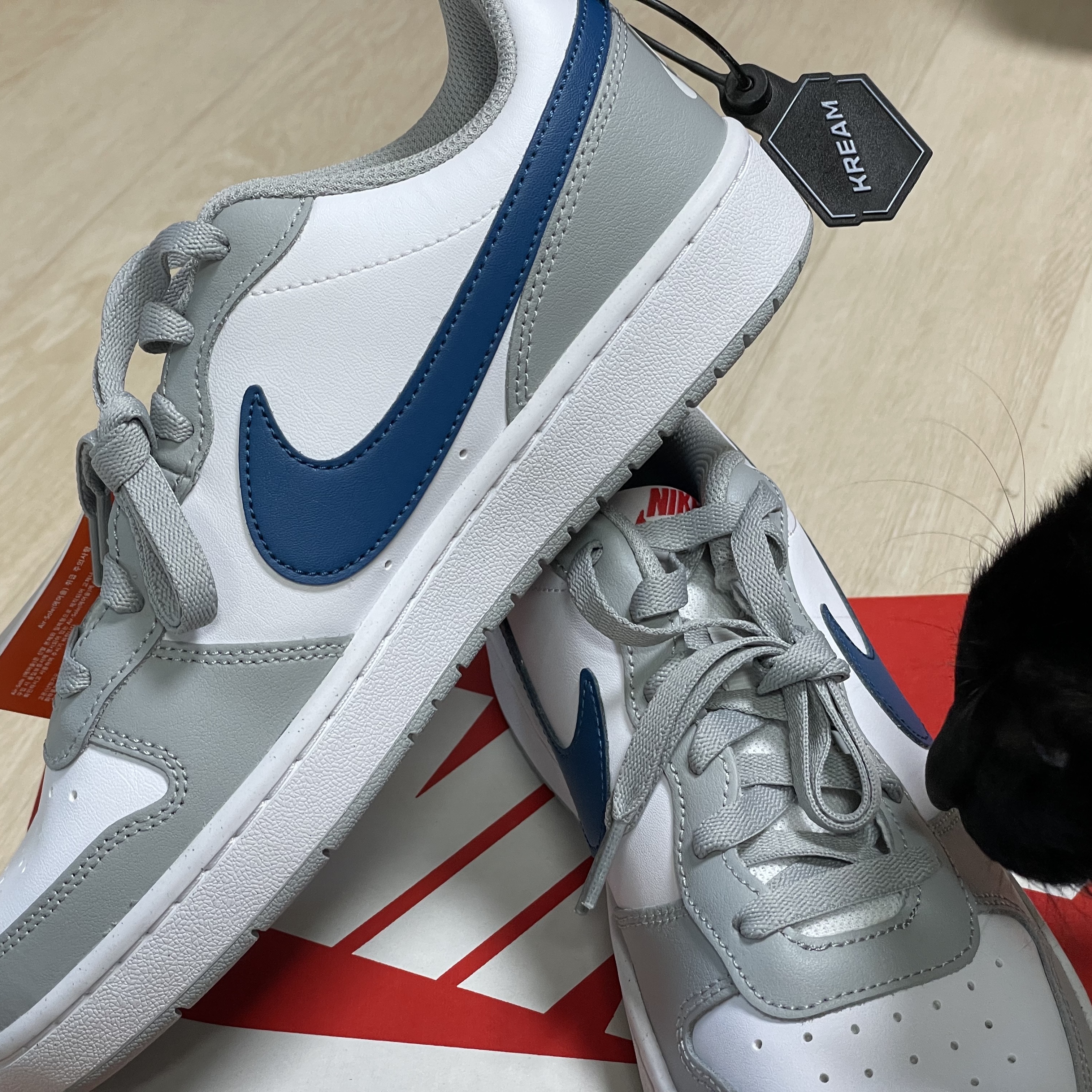 (GS) Nike Court Borough Low 2 Light Smoke Grey 착용 스타일