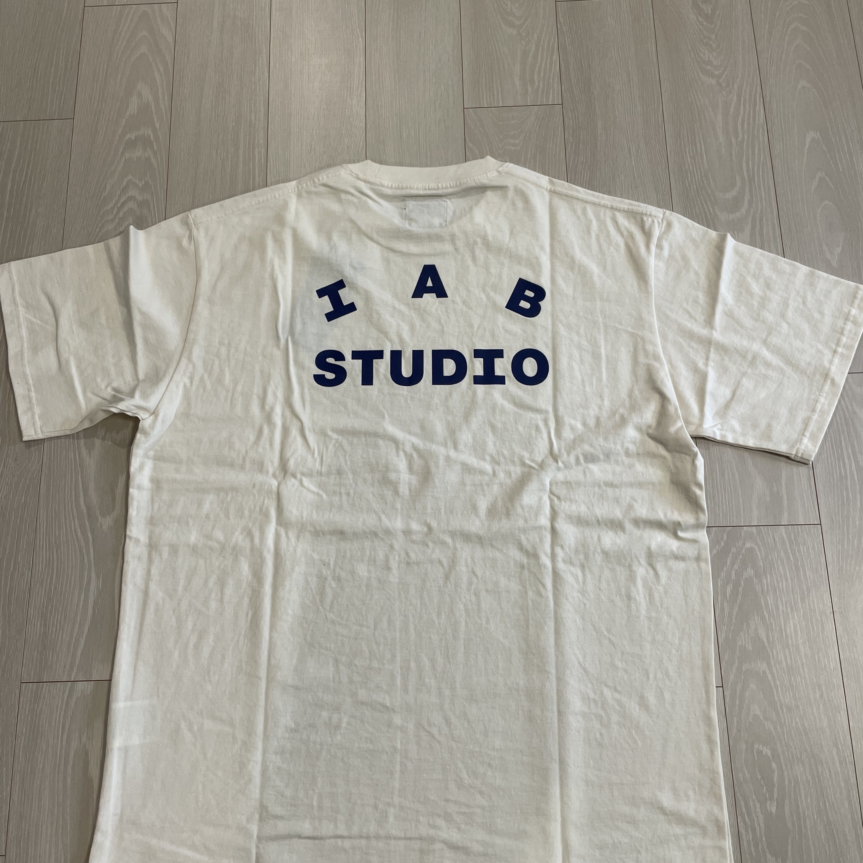 IAB Studio x Lee T-Shirt Oatmeal Ivory 착용 스타일 - 2