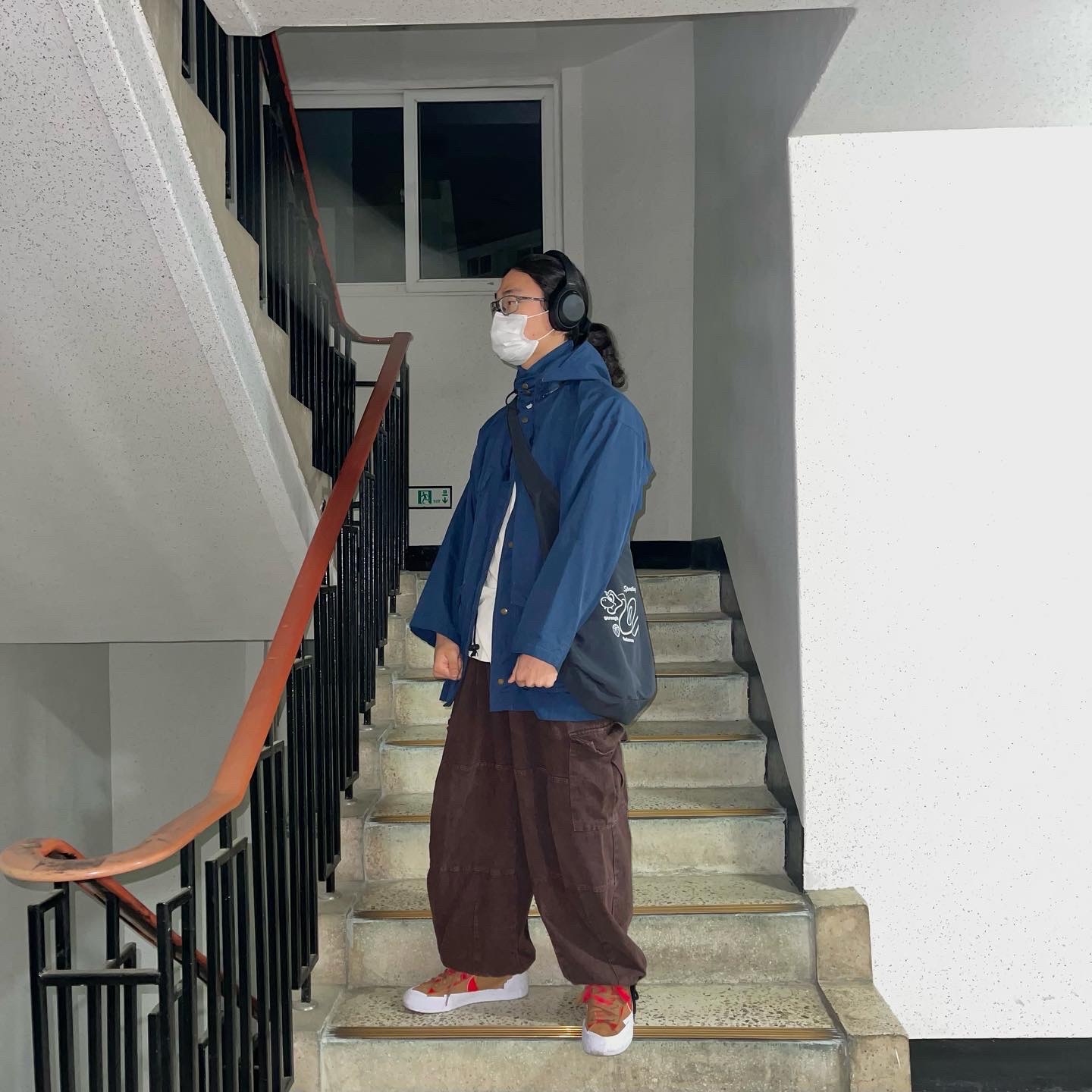 Nike x Sacai Blazer Low British Tan 착용 스타일 - 4