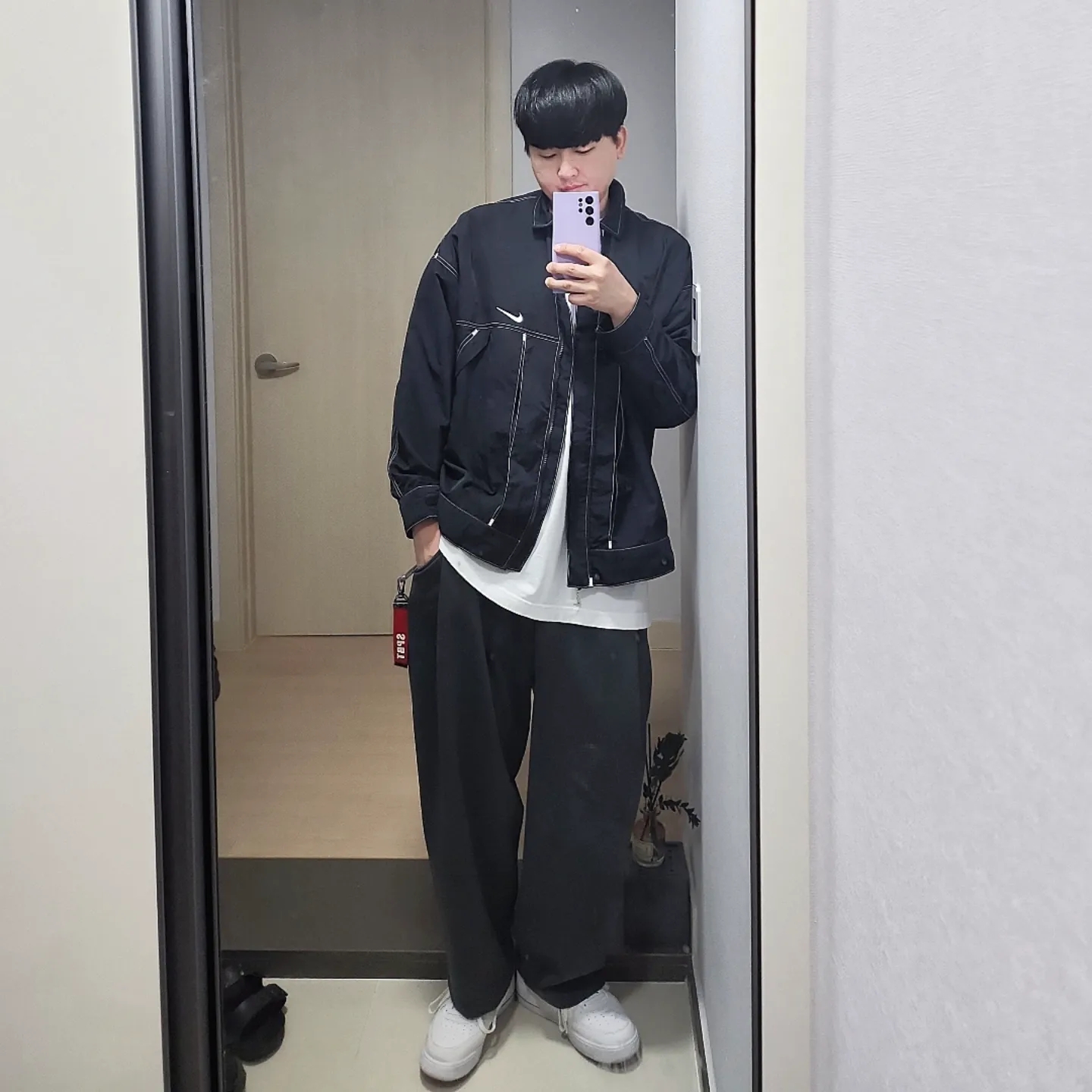 Nike Air Force 1 '07 LX White Bag 착용 스타일