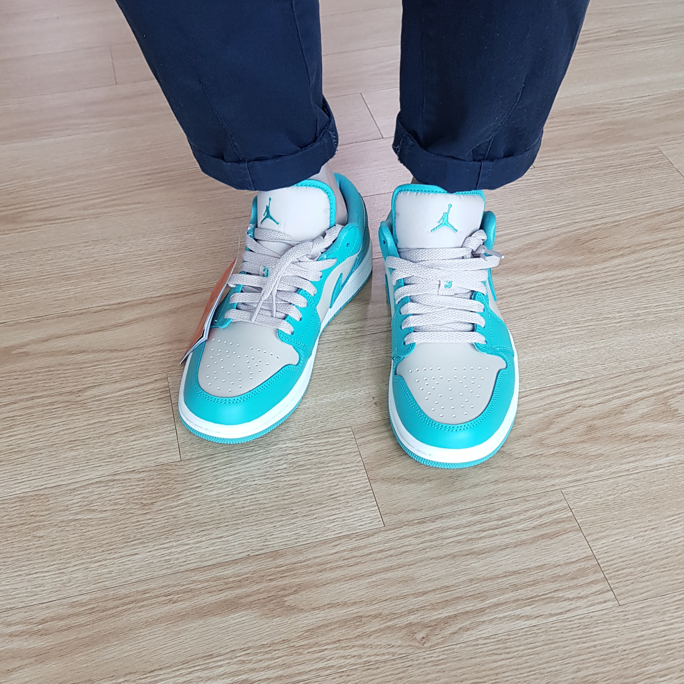 (W) Jordan 1 Low Sanddrift Washed Teal 착용 스타일 - 3