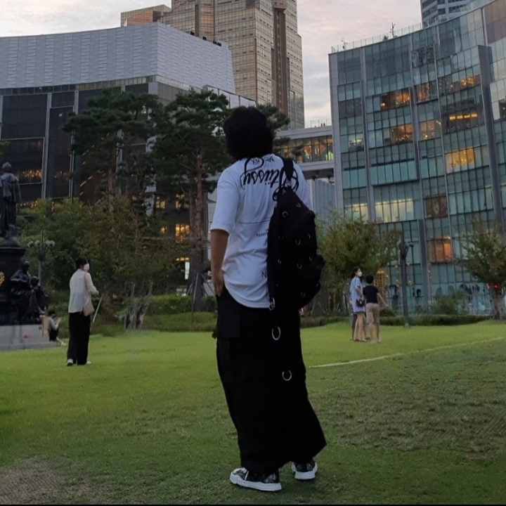 Stussy x Takahiromiyashita The Soloist 40 WT T-Shirt, Maison Mihara Yasuhiro Peterson OG Sole Canvas Bandana Low-top Sneakers Black 착용 스타일