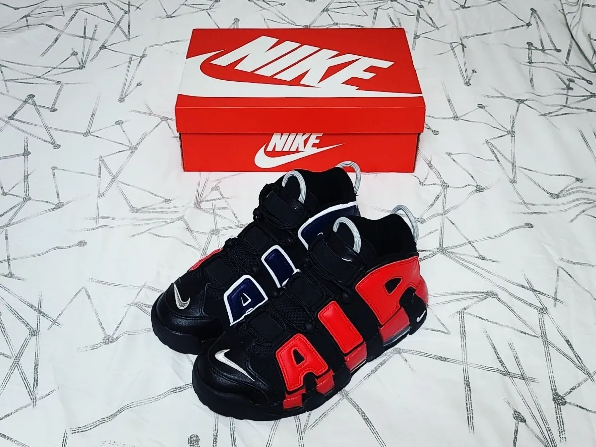 Nike Air More Uptempo 96 Black University Red 착용 스타일 - 1